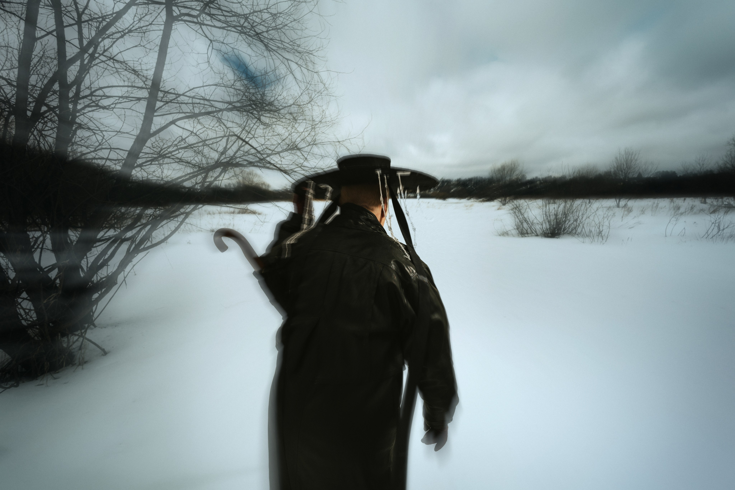 Когда стихают все голоса, слышно только одно: зов пути, по которому она идёт. Портретный и свадебный фотограф Москва Лучин Сергей