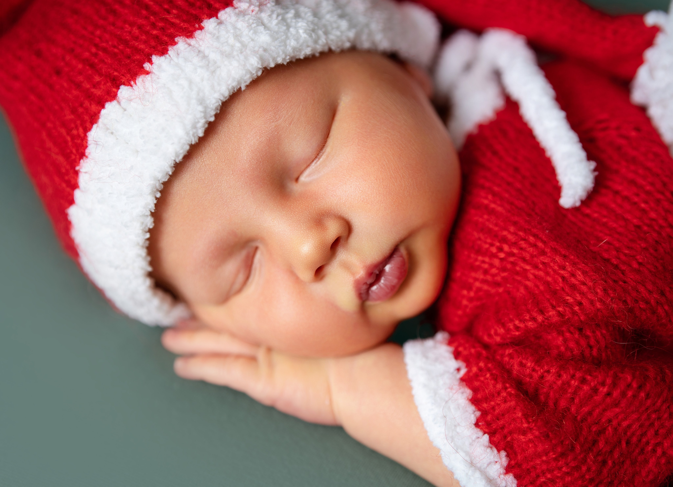 Фотограф новорожденных в Нижнем Новгороде - профессиональная фотосессия для новорожденных, уютные и милые снимки малышей, создание уникальных образов и воспоминаний для родителей. Специалист по детской фотографии предлагает услуги по съемке новорожденных в комфортной обстановке, обеспечивая безопасность и тепло для вашего малыша.