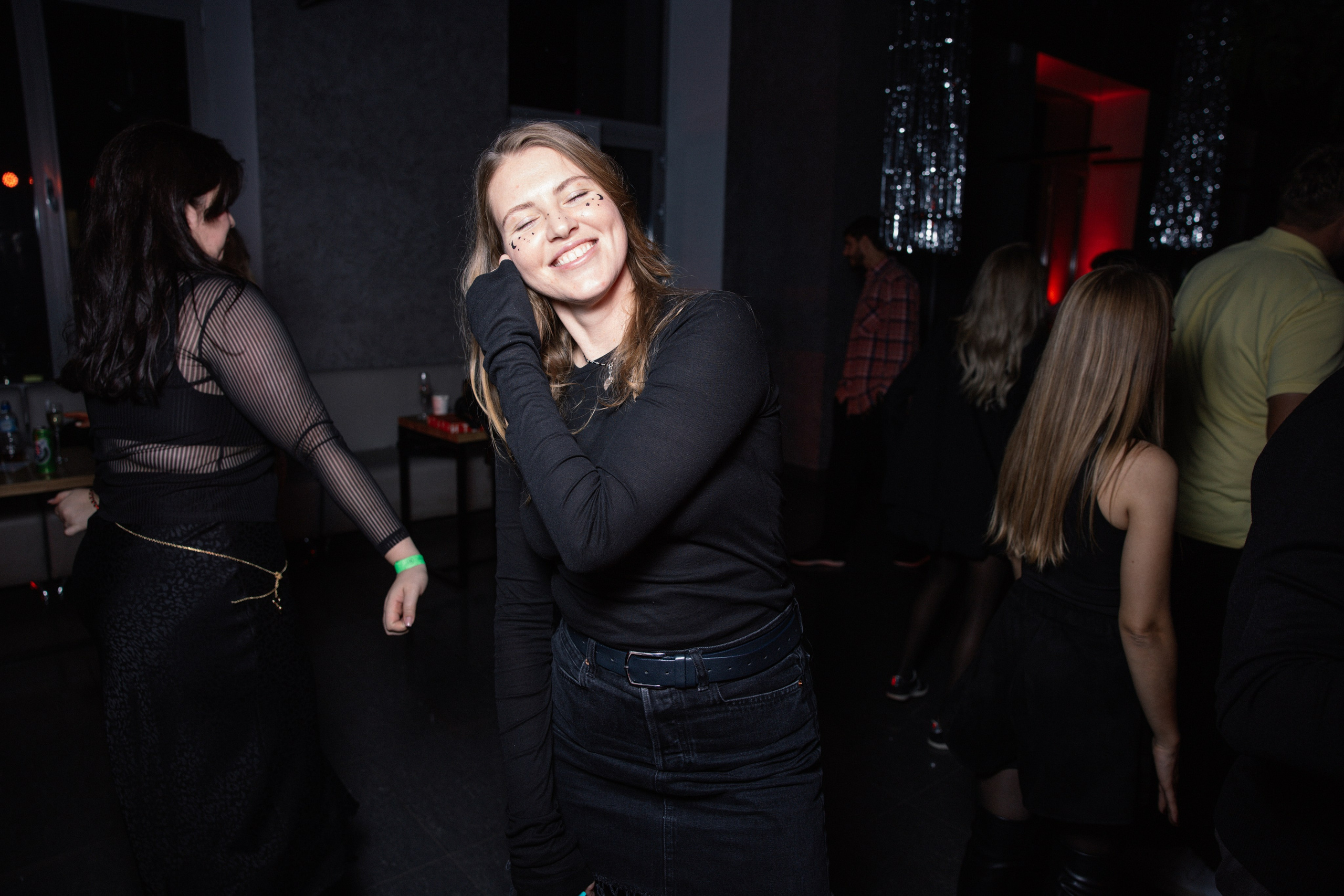 Соседи, Тусец. Фотограф Эдуарда Титанян