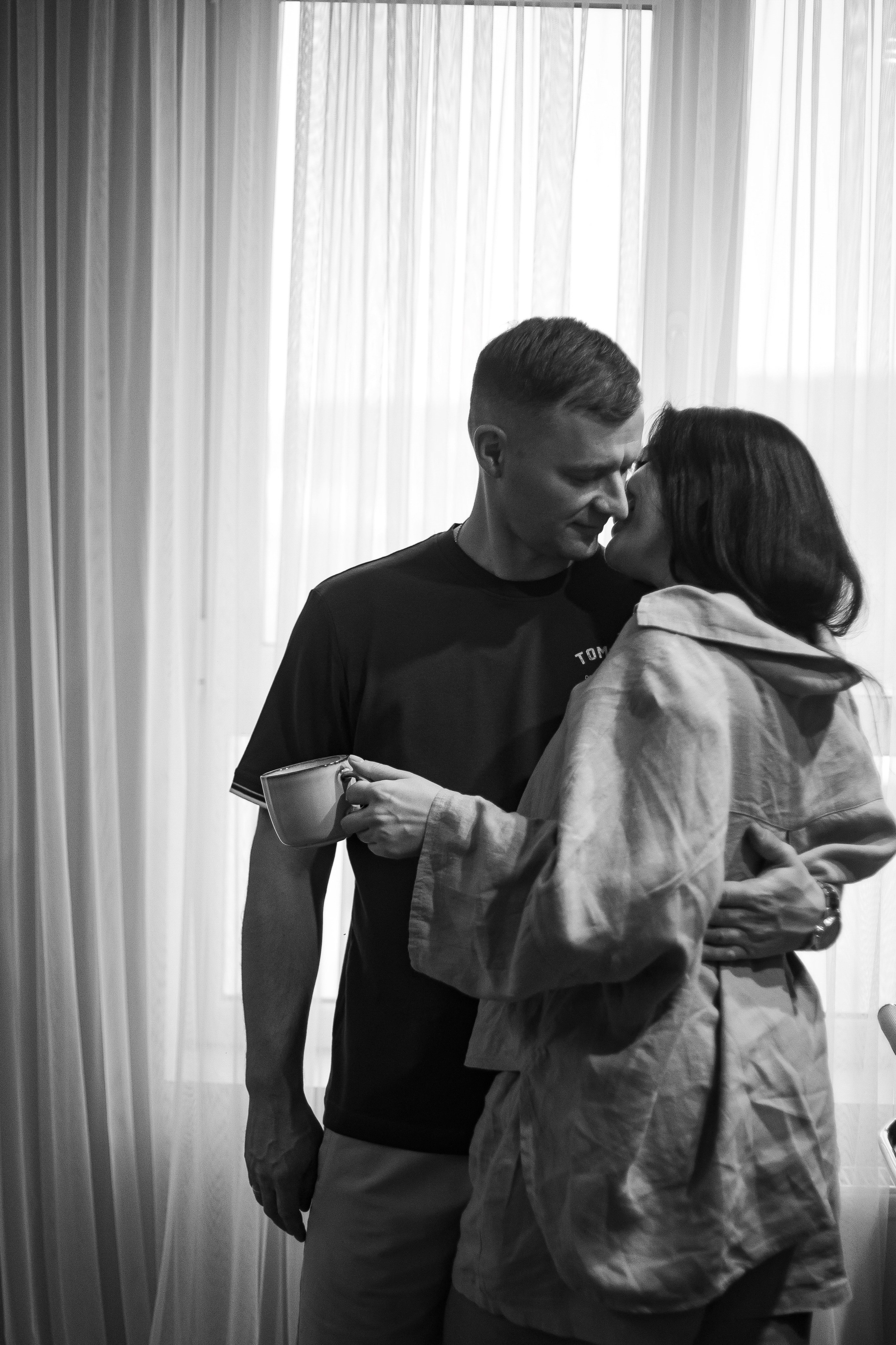 Совместный завтрак. Семейная съемка — это красивый способ признаться своей семье в любви