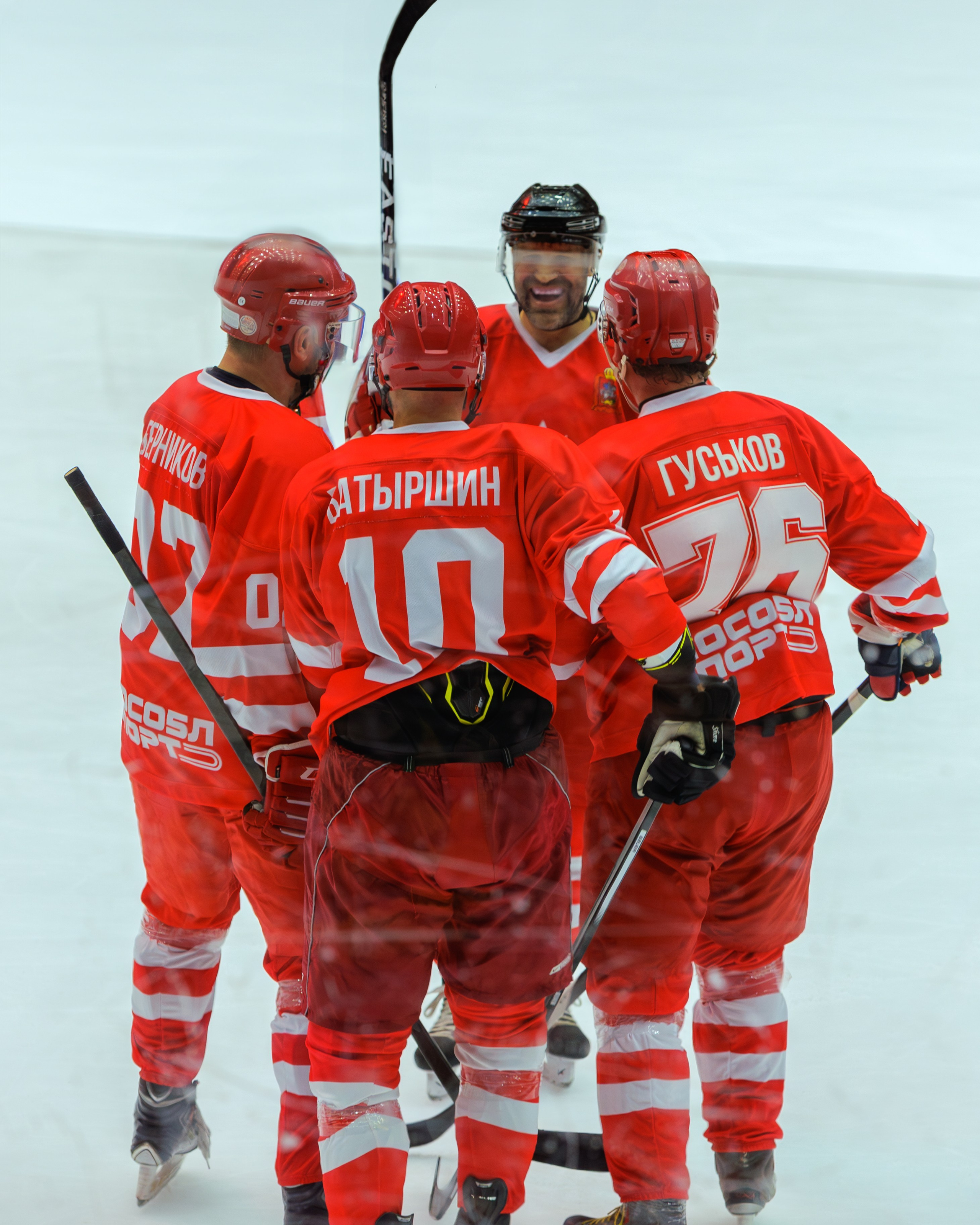 Первый матч Легенд в 2025 году. Выпускные альбомы и школьный фотограф в Подольске, Троицке, Щербинке, Москве и Московской области