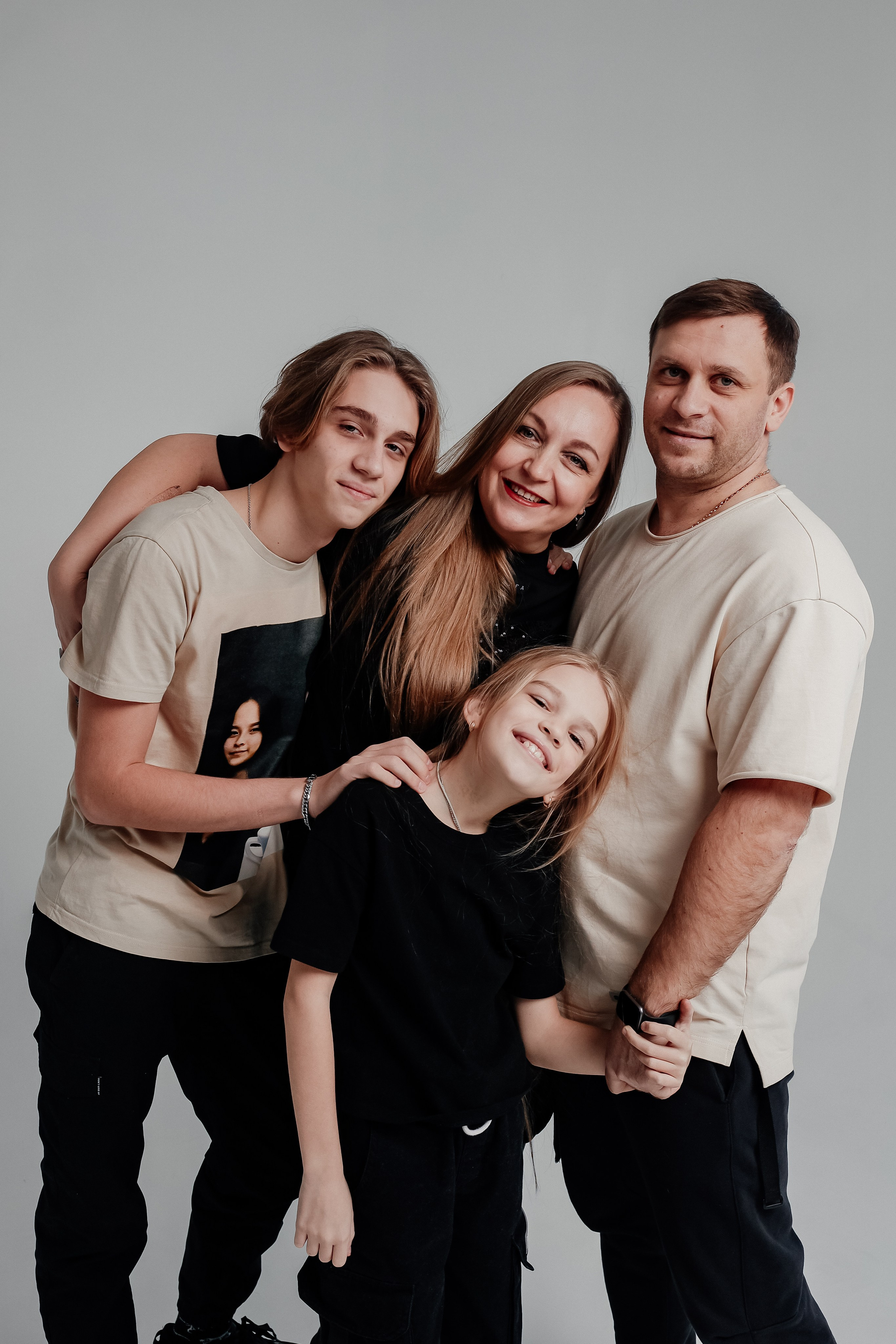 Минимализм. Фотограф Авилова Дарья ● Тюмень● Съемка больших семей ●Архив поколений