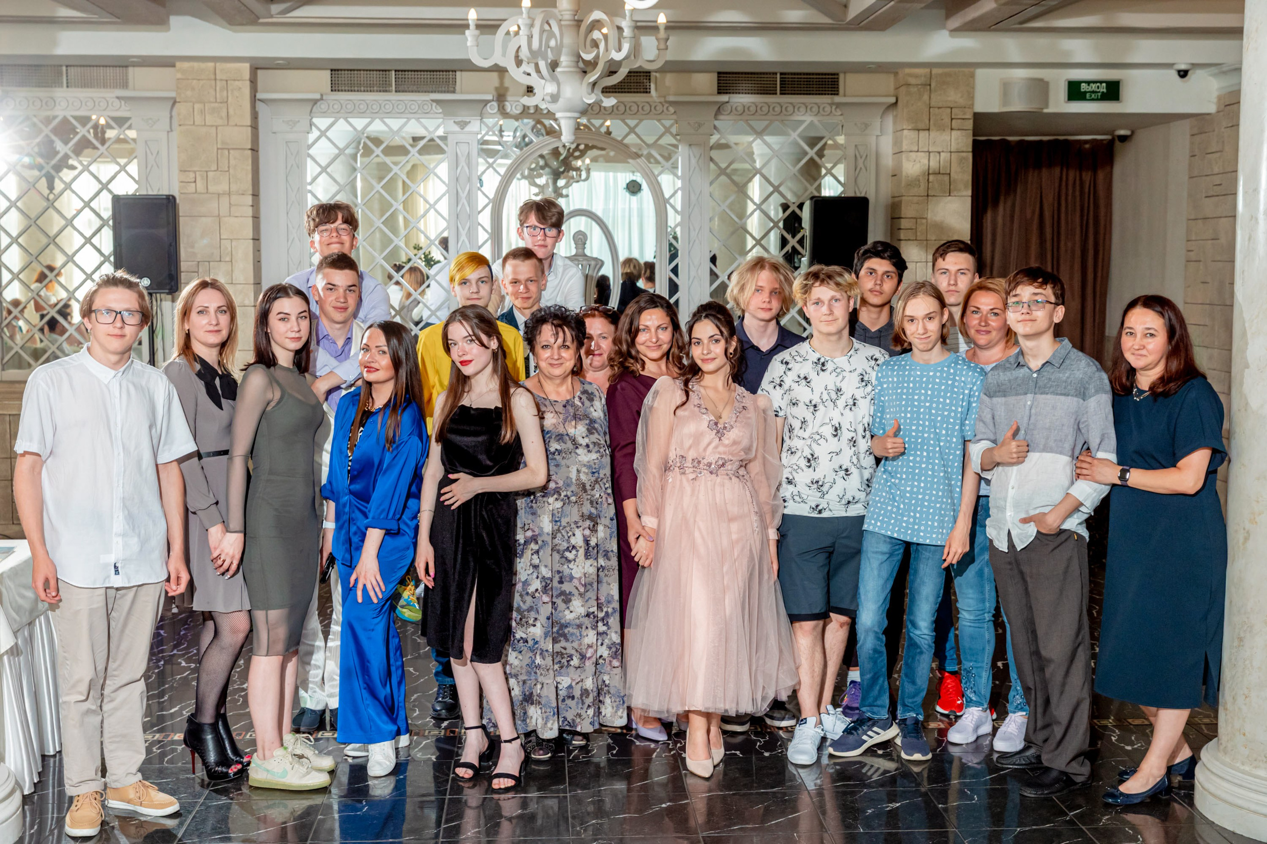 Фотосъёмка школьного выпускного в ресторане. Фотограф на праздник, корпоратив, День Рождения и Юбилей в г. Санкт-Петербурге Алексей Анкушев