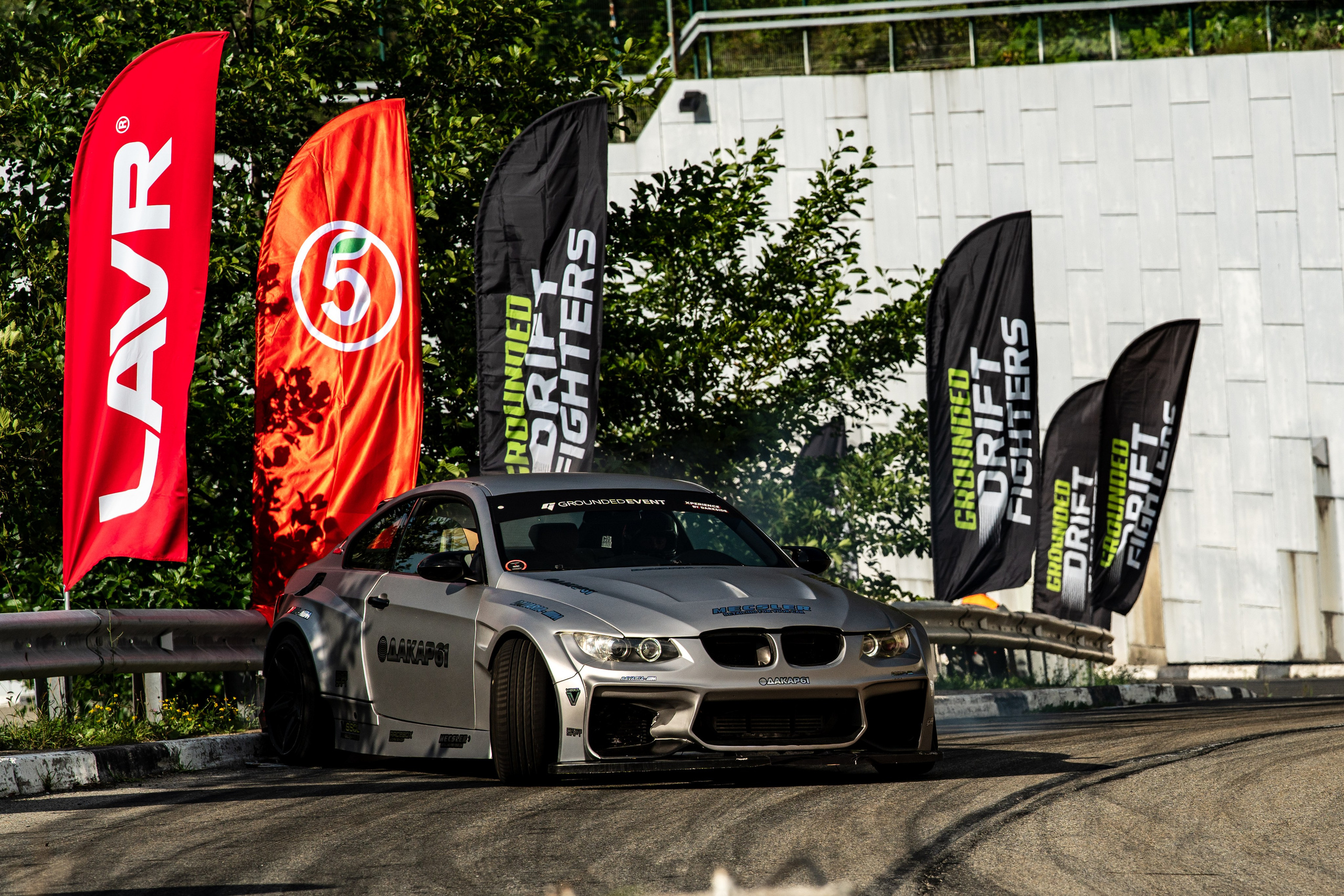 Фотоотчет партнеской интеграции для сети «Пятерочка» на фестивале «Grounded». Репортажный фотограф в Красной Поляне и Сочи Павлюченко Екатерина