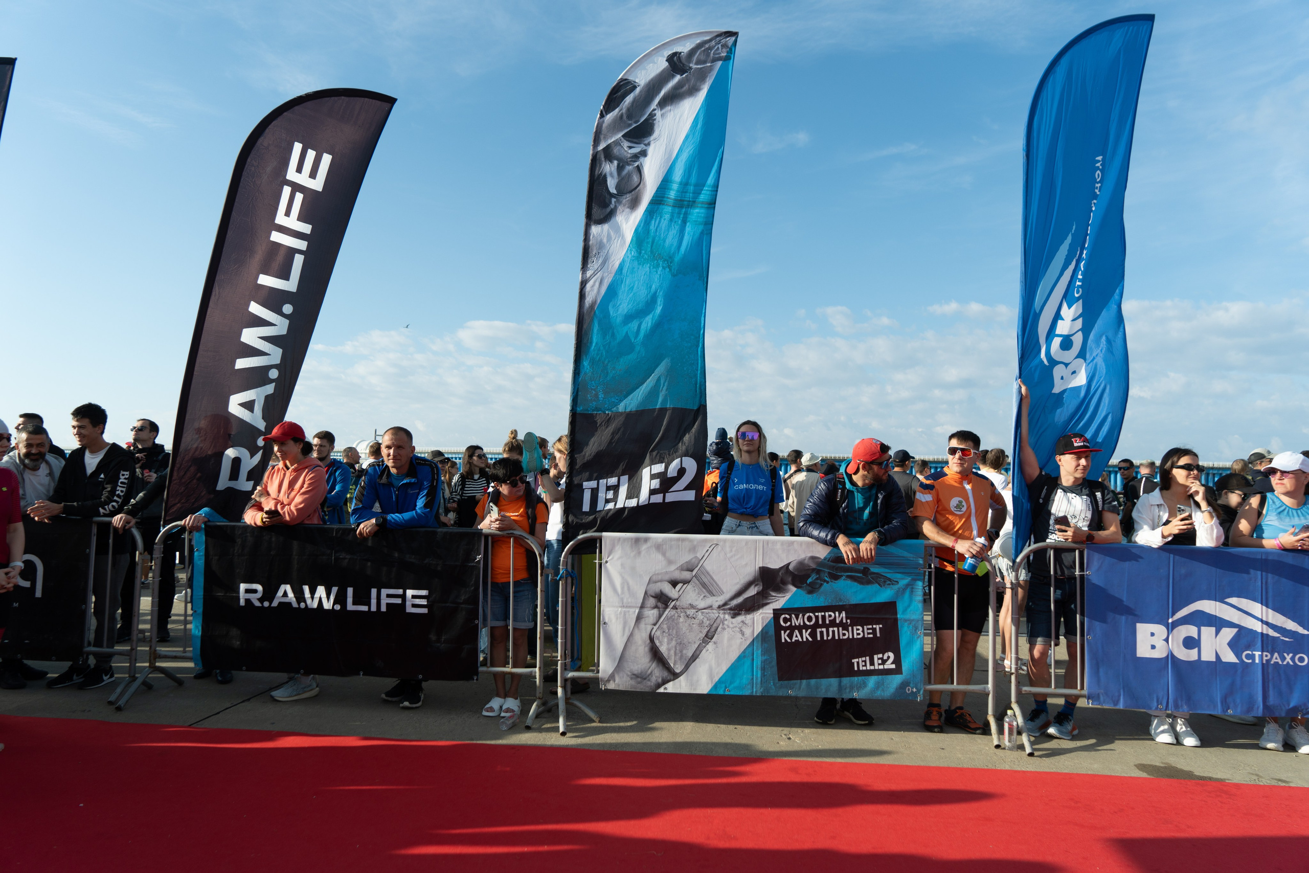 Фотоотчет партнерской интеграции для компании TELE2 на фестивале Ironstar. Репортажный фотограф в Красной Поляне и Сочи Павлюченко Екатерина