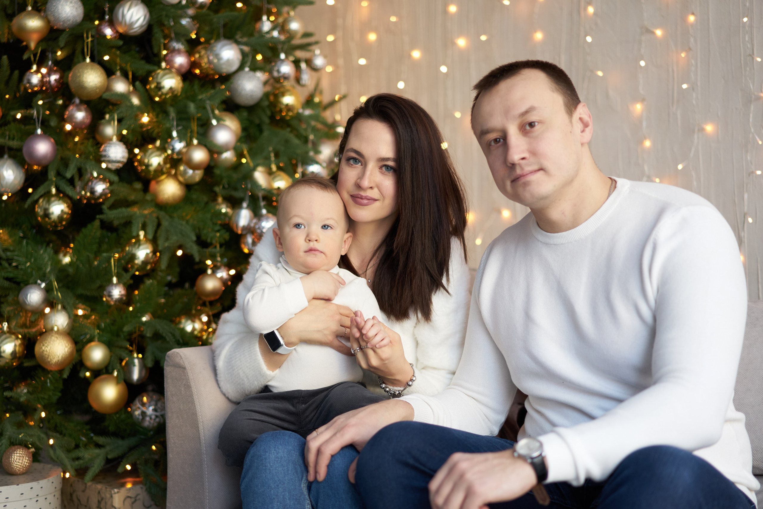 Семейная фотосессия в студии. Фотограф Екатеринбург Кокшарова Александра