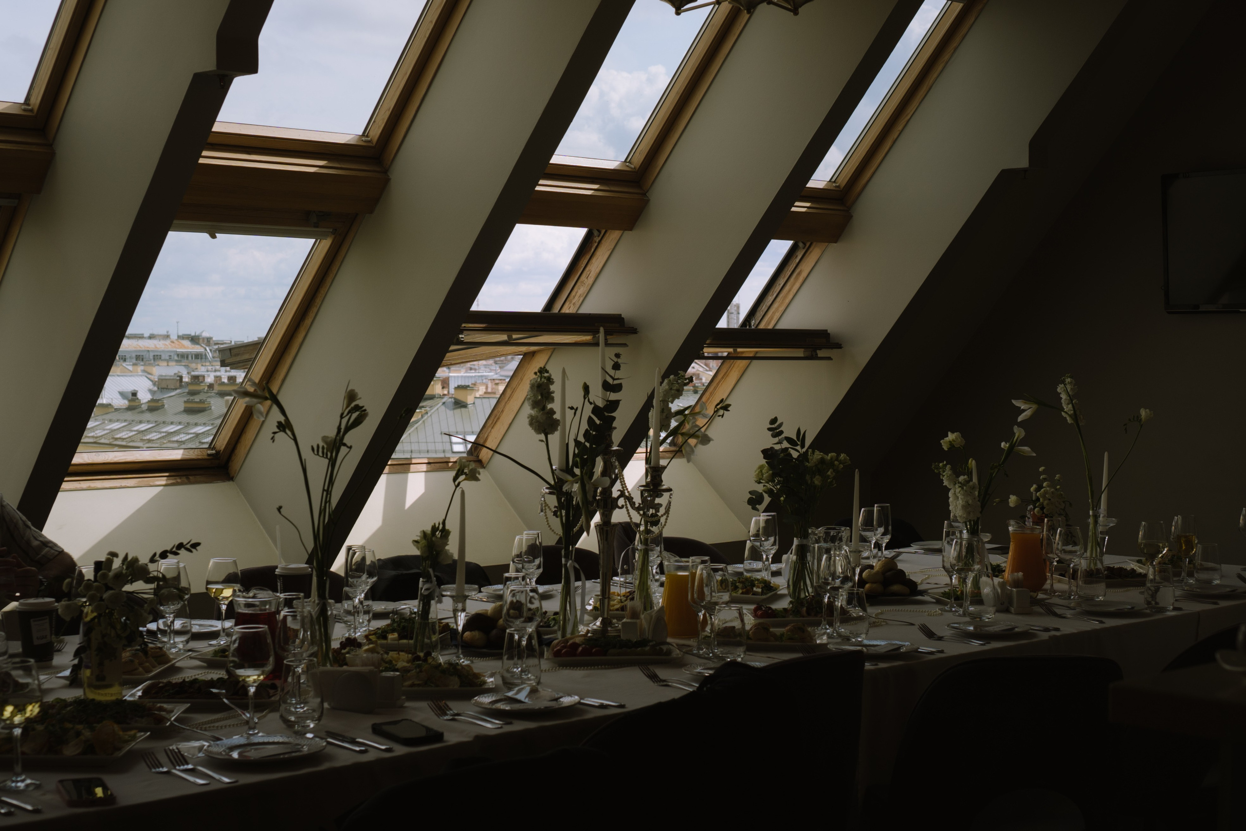 СВАДЕБНЫЙ БАНКЕТ НА ВЛАДИМИРСКОЙ В САНКТ-ПЕТЕРБУРГЕ (КАМЕРНАЯ СВАДЬБА). Профессиональный фотограф, Санкт-Петербург — Виктория Богомолова