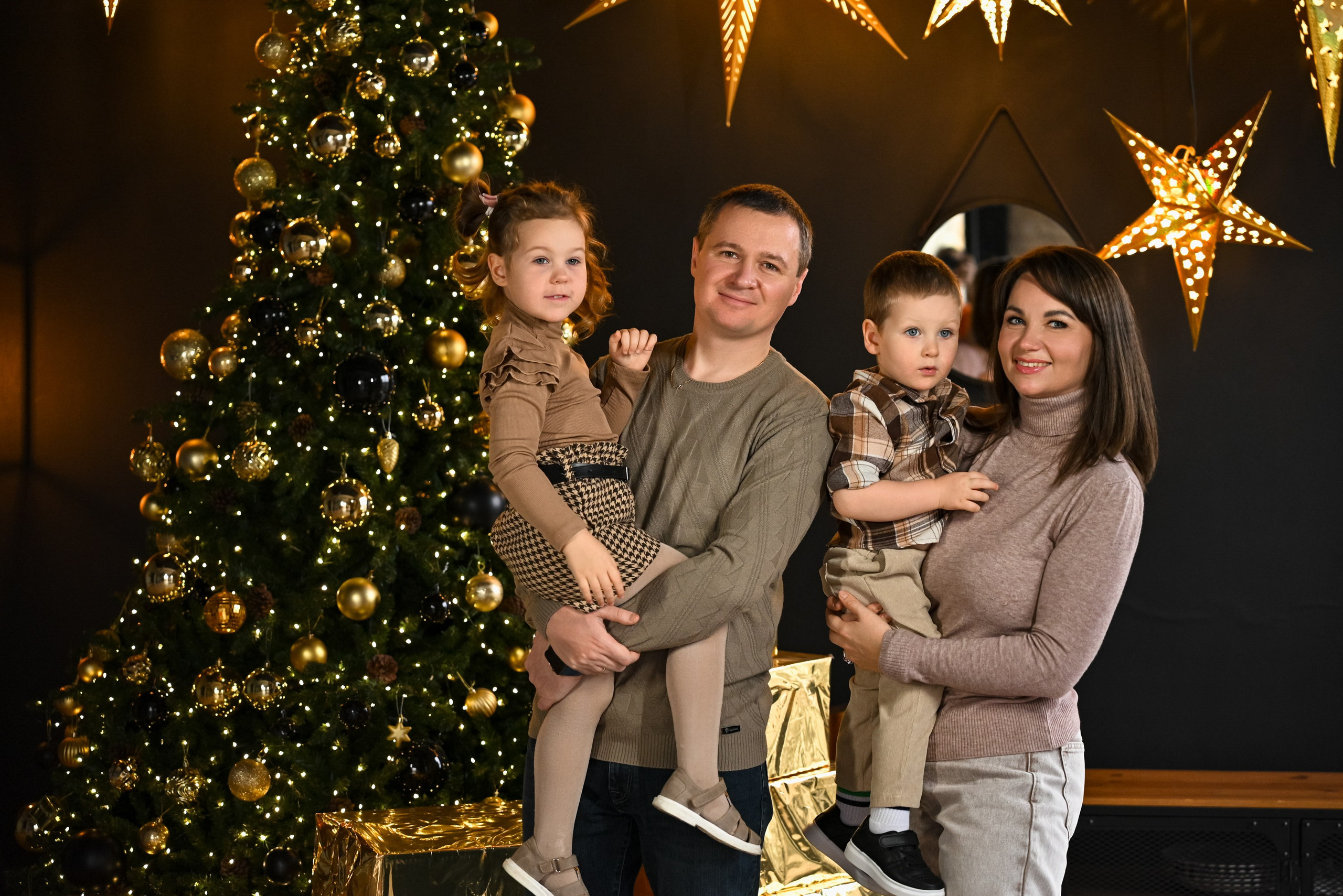 Вадим и Елена. Компания и фотошкола по созданию контента в Москве