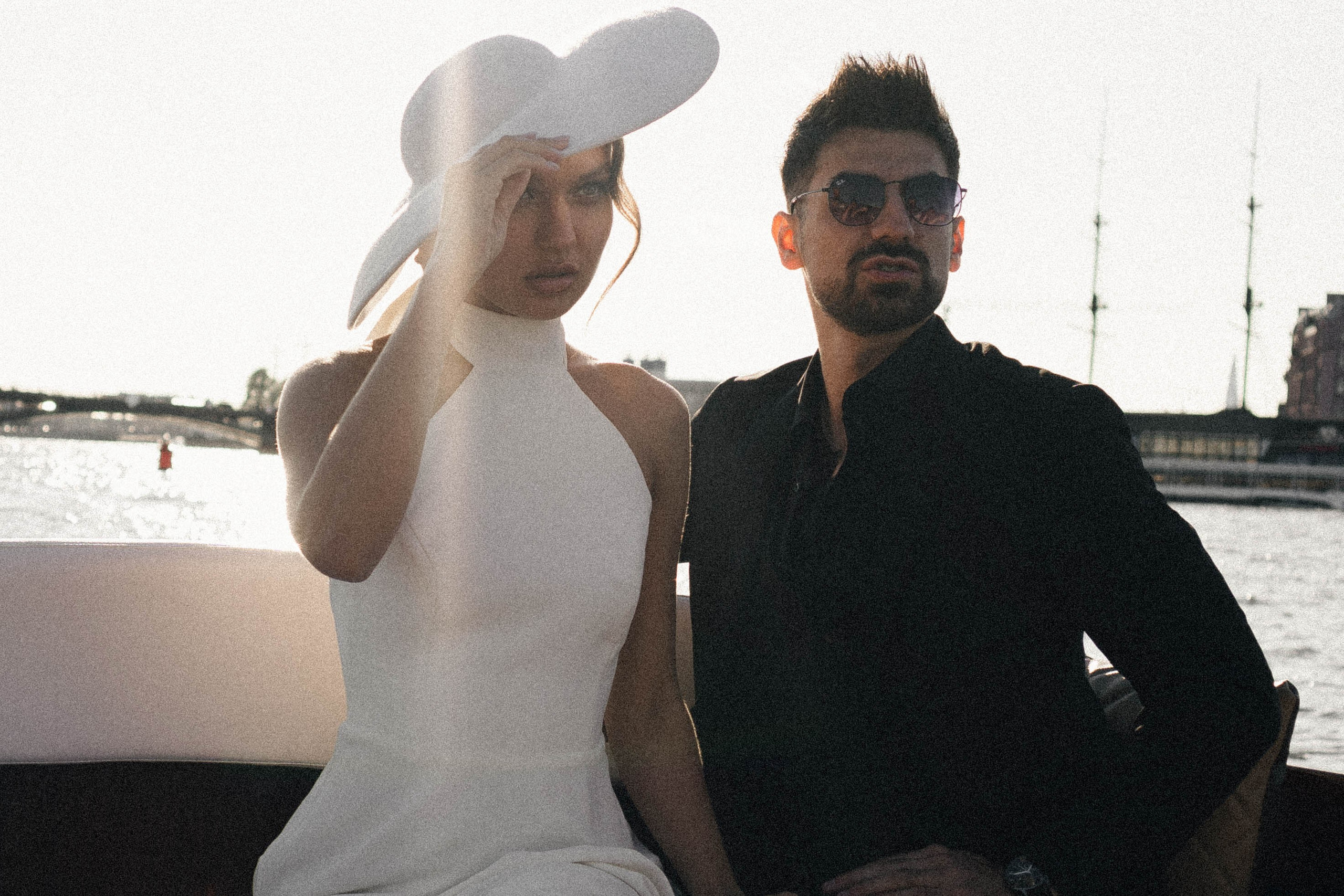 СВАДЕНБНАЯ СЬЕМКА НА КАТЕРЕ ПО КАНАЛАМ САНКТ-ПЕТЕРБУРГА И В АКВАТОРИИ НЕВЫ. Профессиональный фотограф, Санкт-Петербург — Виктория Богомолова