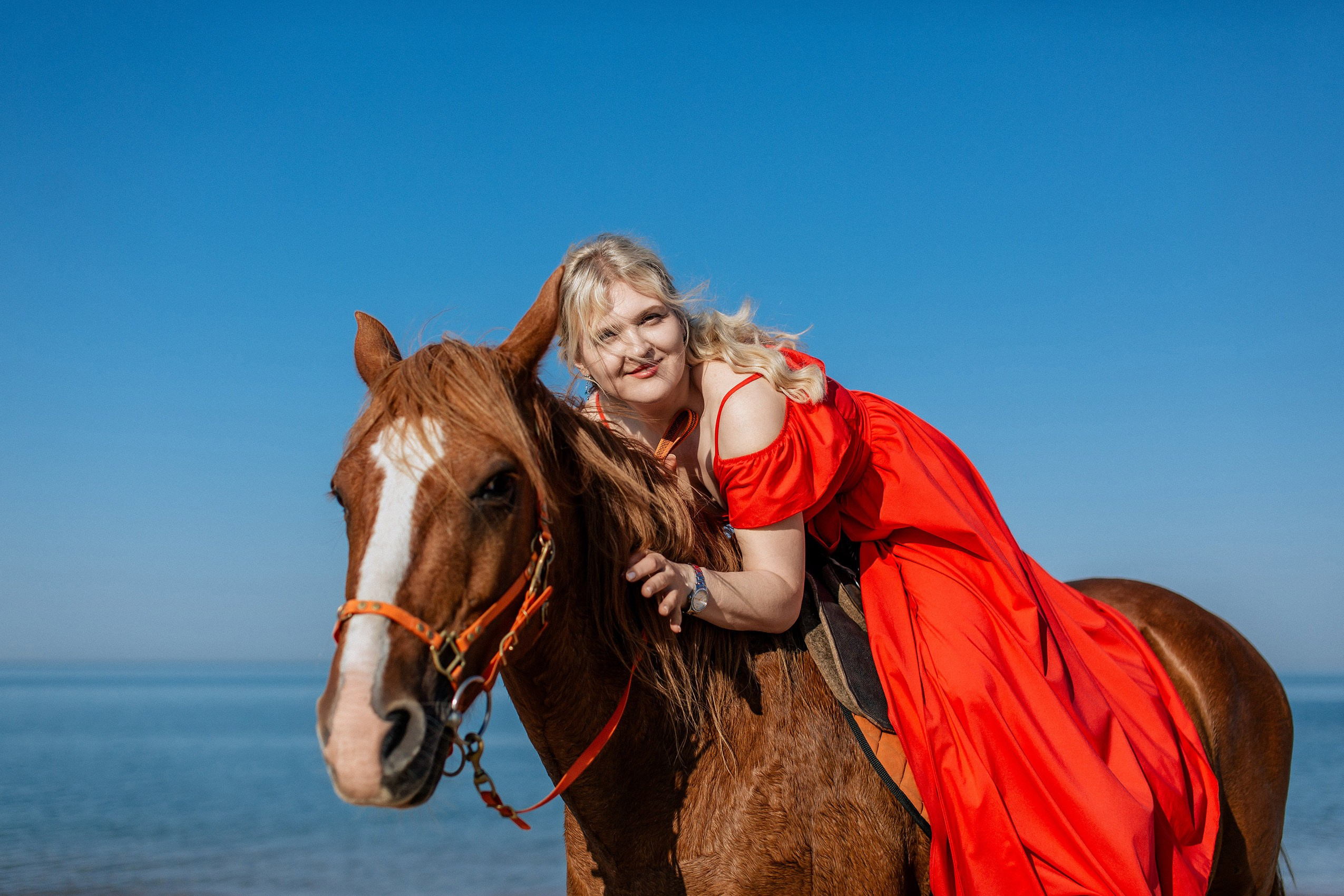 Романтичная фотосессия на лошадях в дюнах Джемете