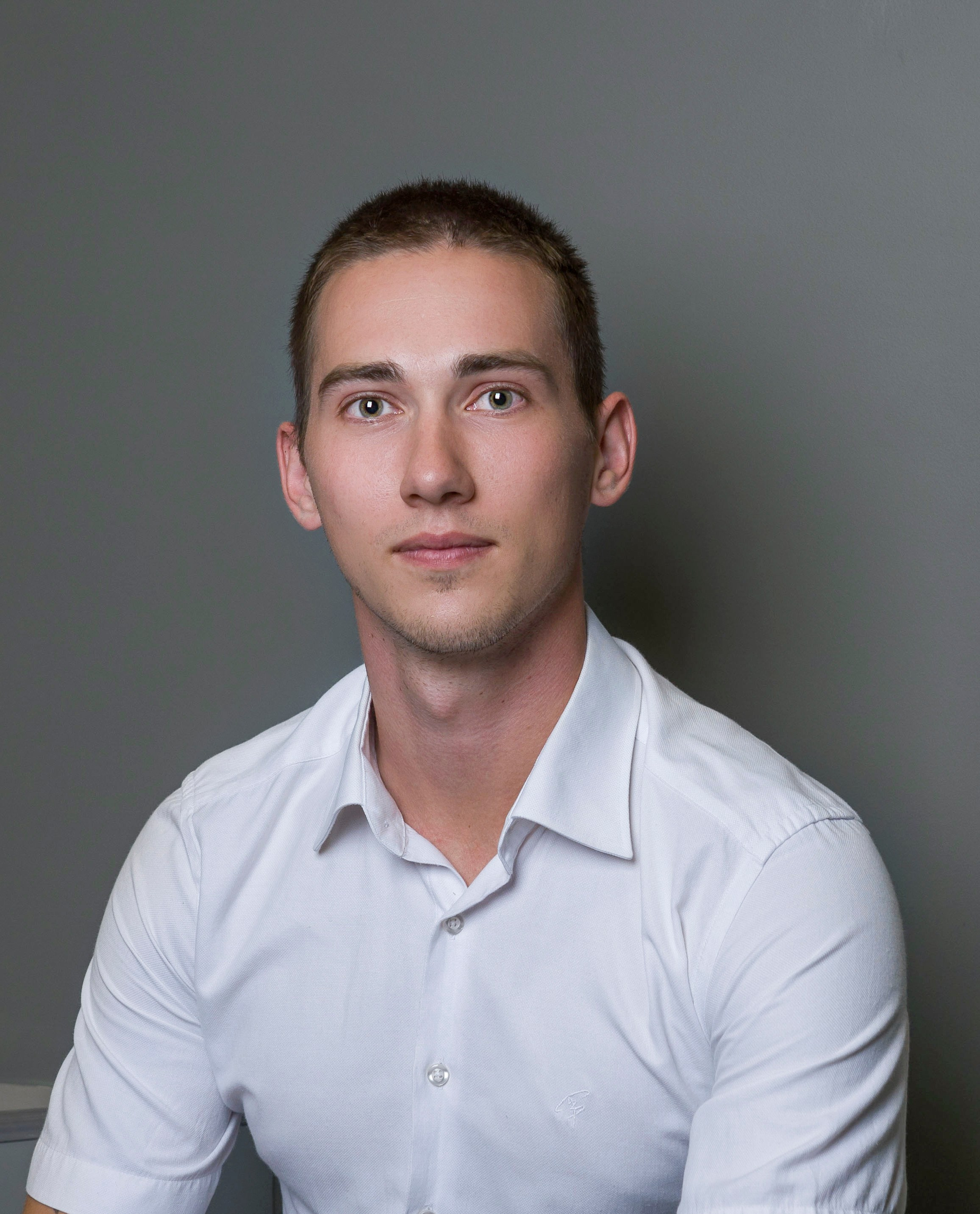 Корпоративный портрет сотрудников. Фотограф в Санкт-Петербурге. Репортажная и все съёмки для бизнеса