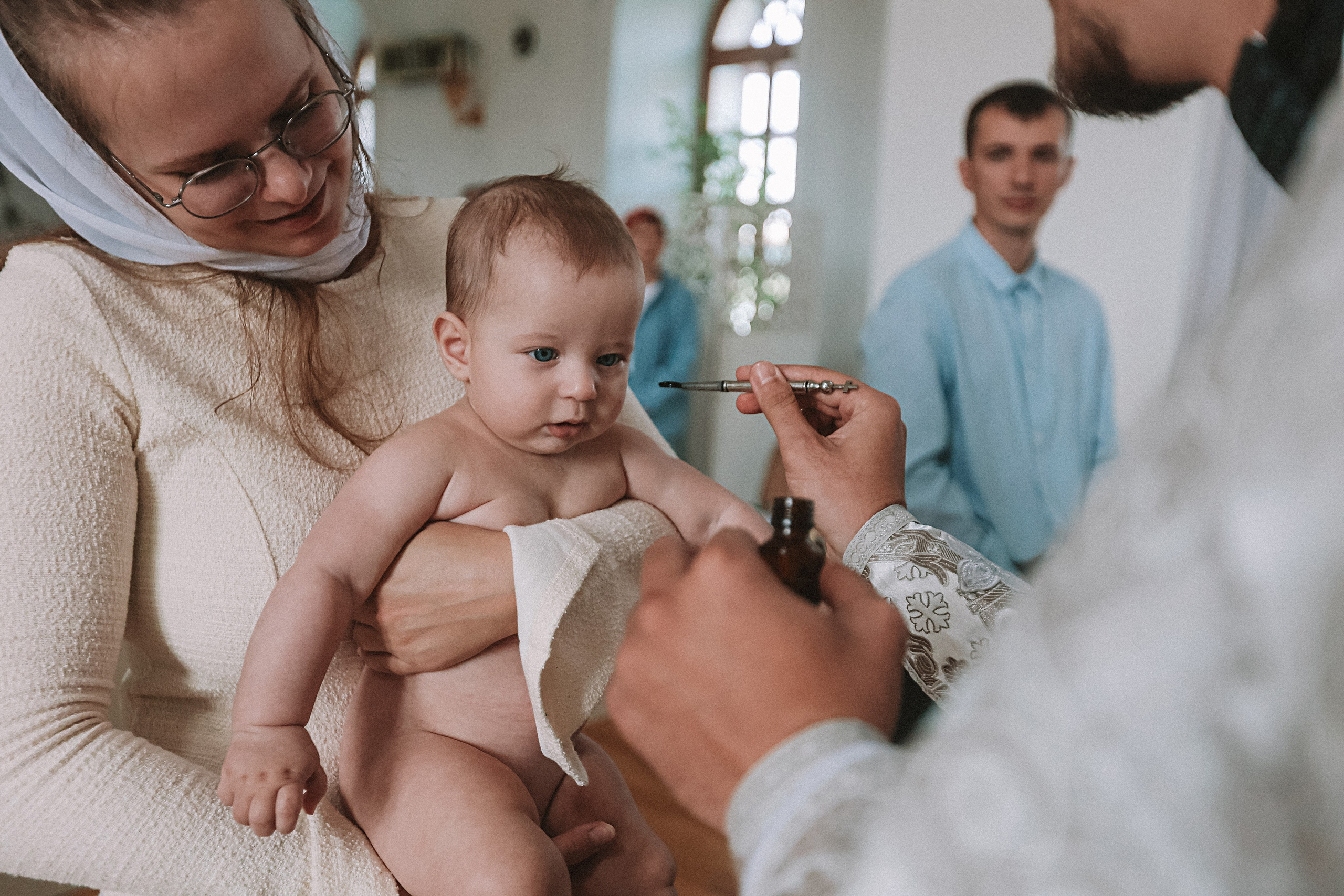 Крещение церковь около моста влюбленных. Семейный фотограф Тюмень, фотограф на роды Салмина Мария