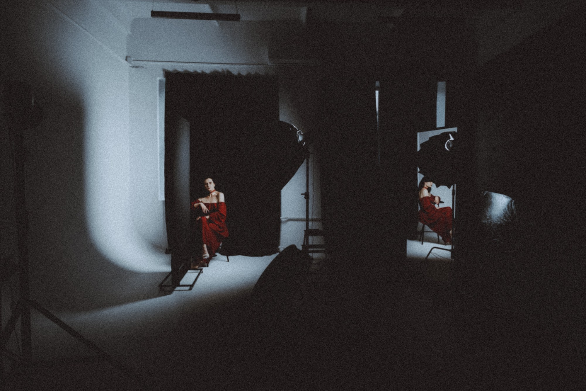 Фотосессия на циклораме: Дарья в студии 2.16 Тюмень. Портретный фотограф Тюмень Дарья Мустафина