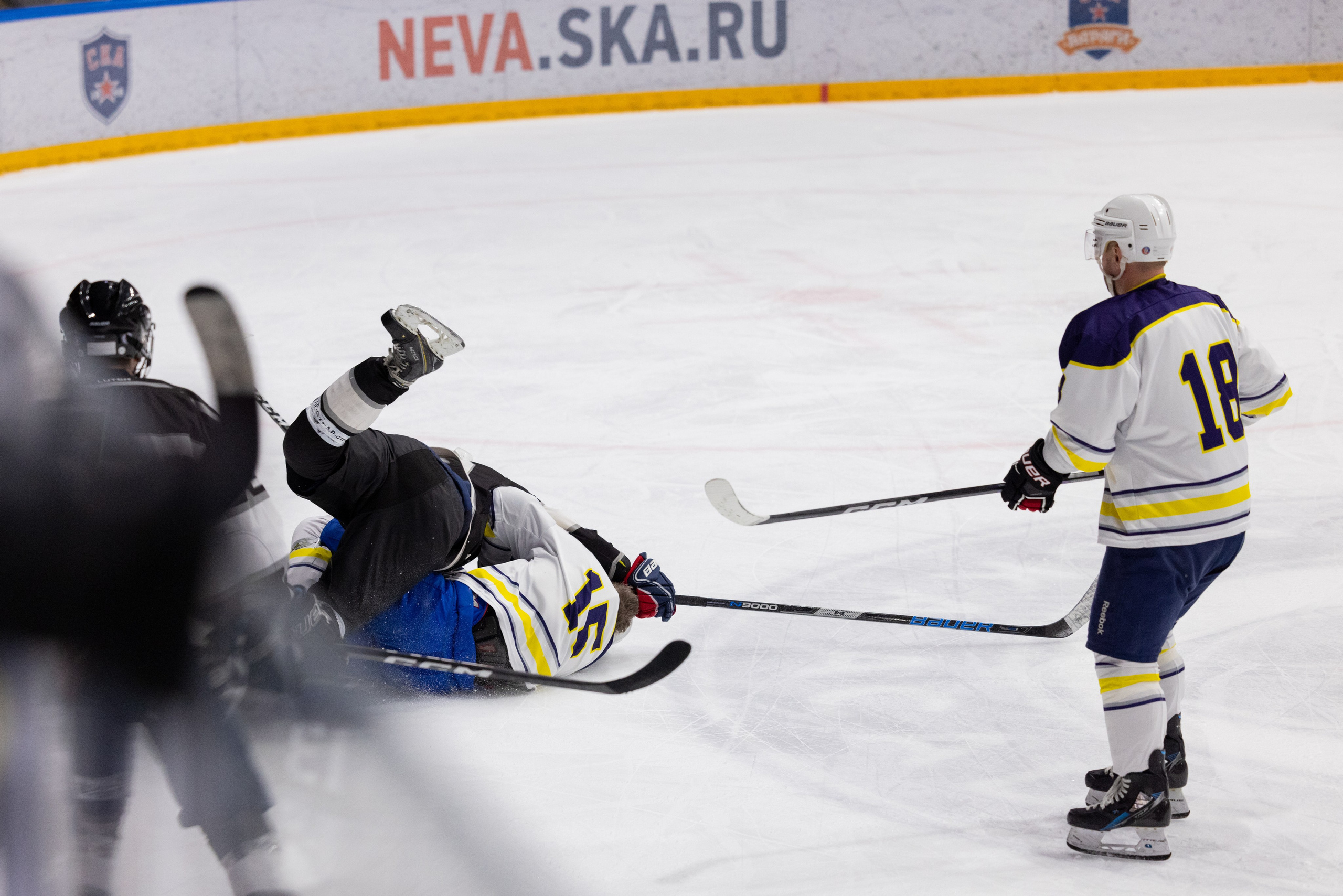 Бульдозер vs. LR-строй. Фотограф Александр Заломаев