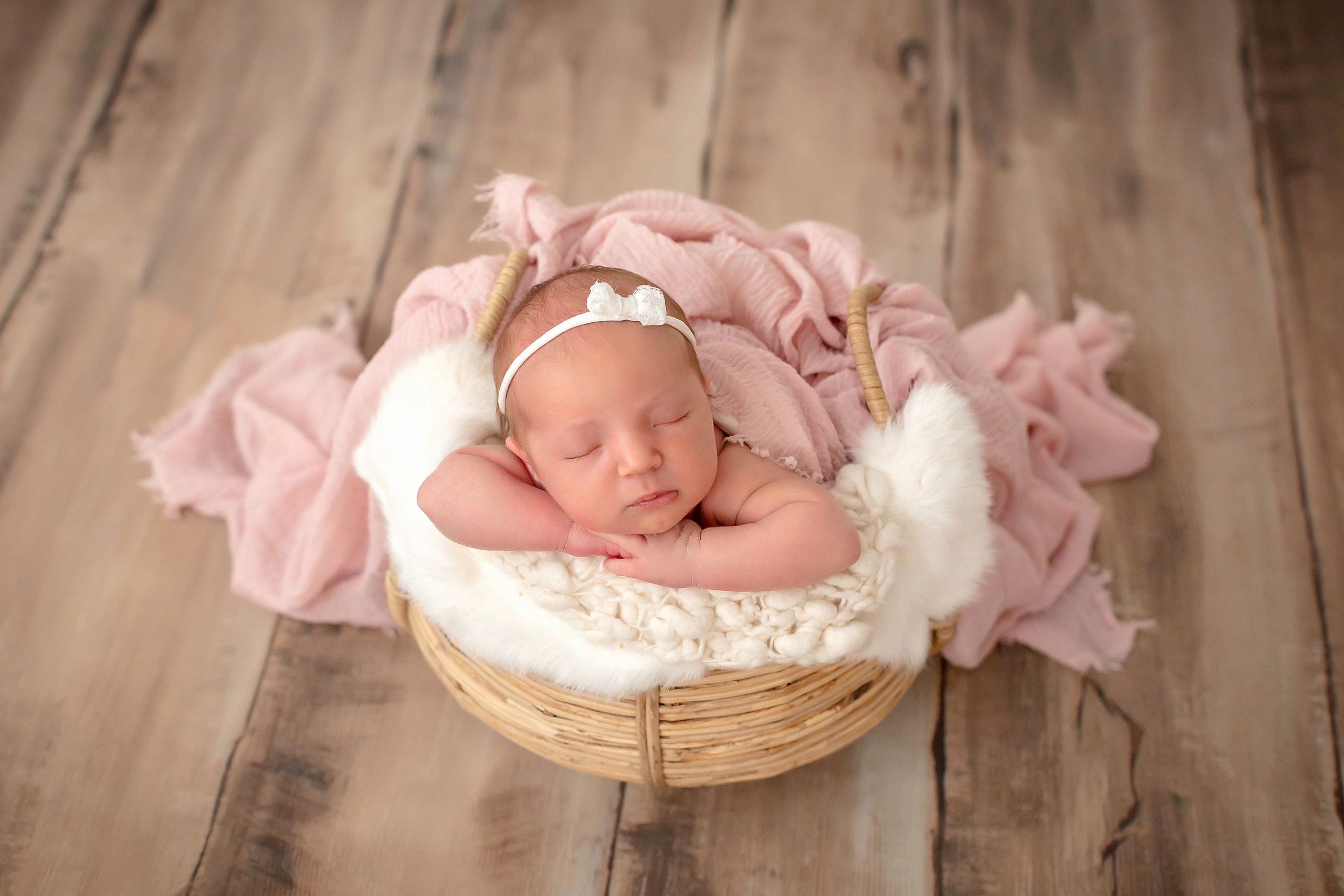 Новорожденные до 28 дней. Фотограф новорожденных в Тюмени