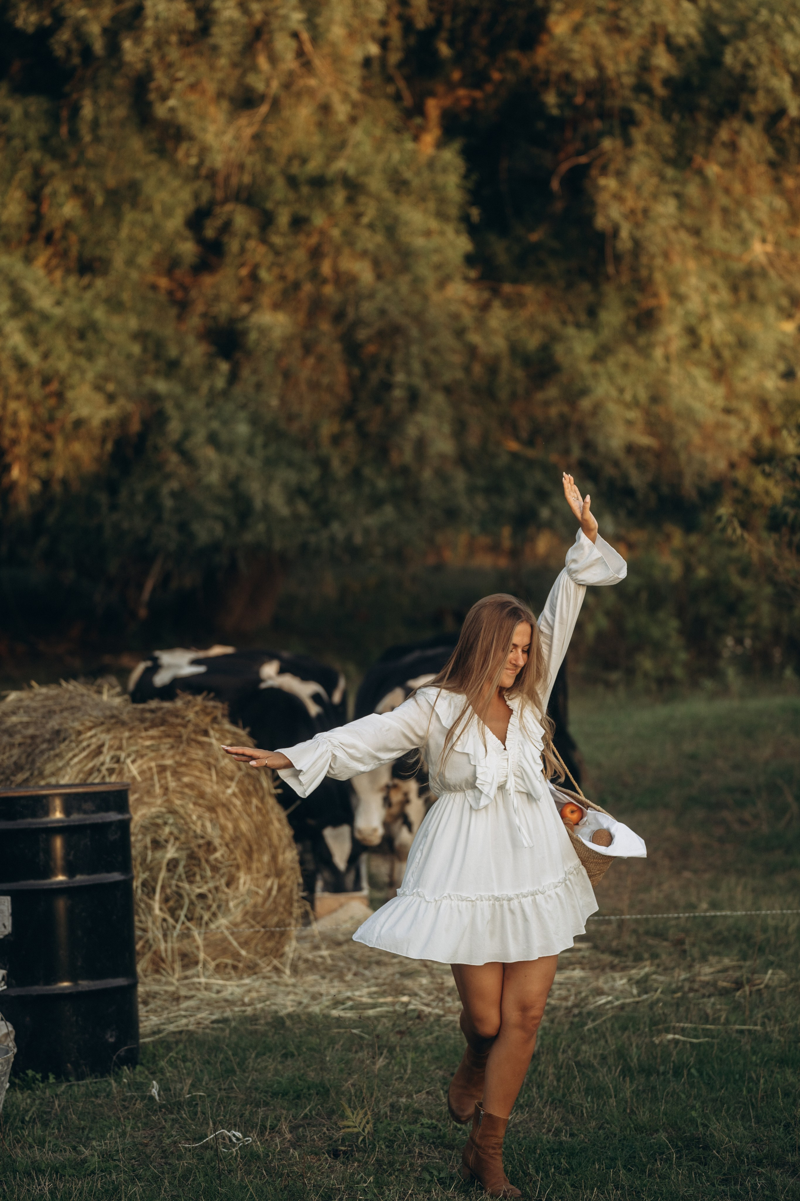 Семейные объятия на набережной Новороссийска - вид на бухту, фотограф Новороссийск