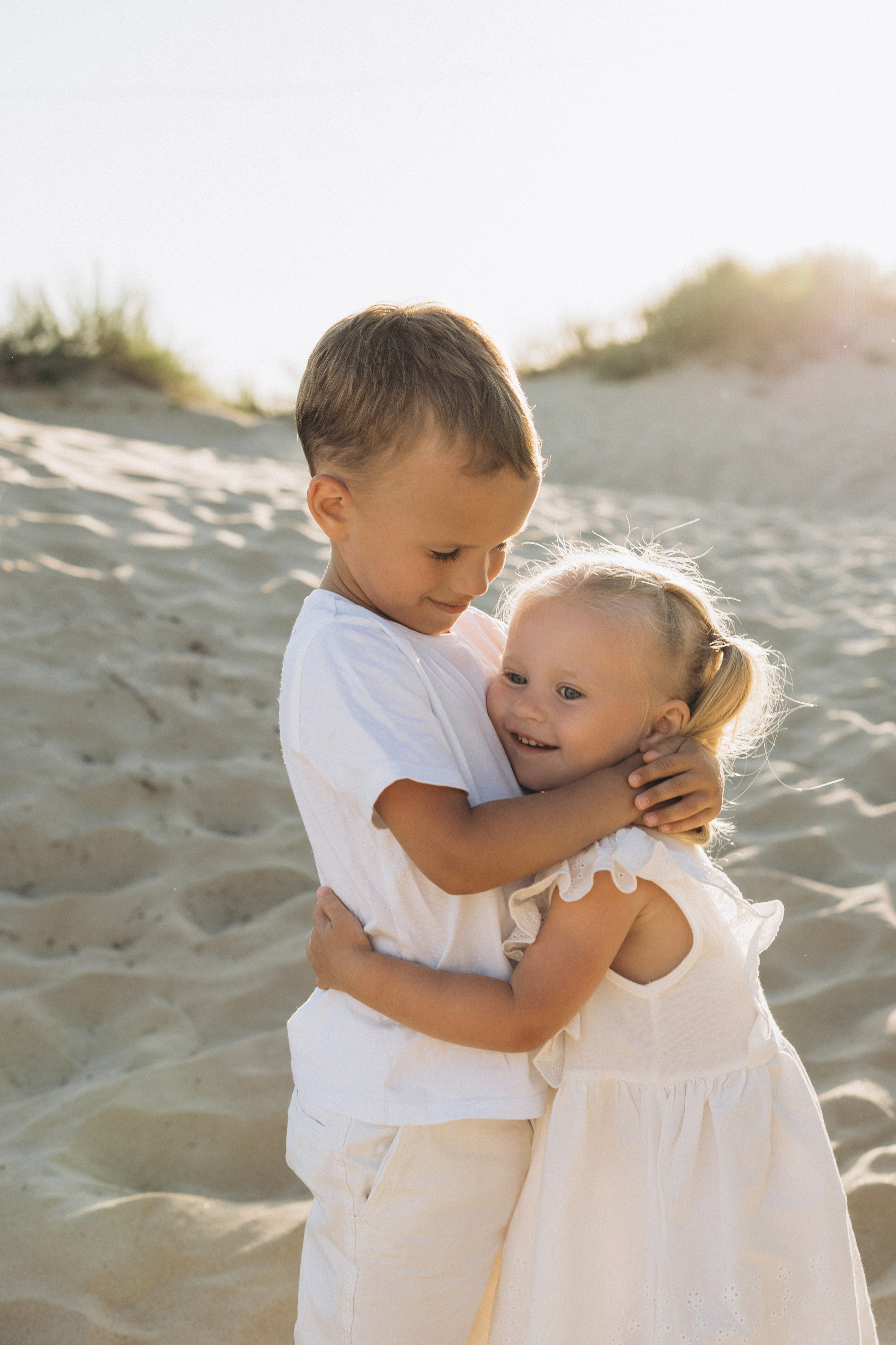 Абрау-Дюрсо: семейный мастер-класс по изготовлению винной этикетки с детскими рисунками