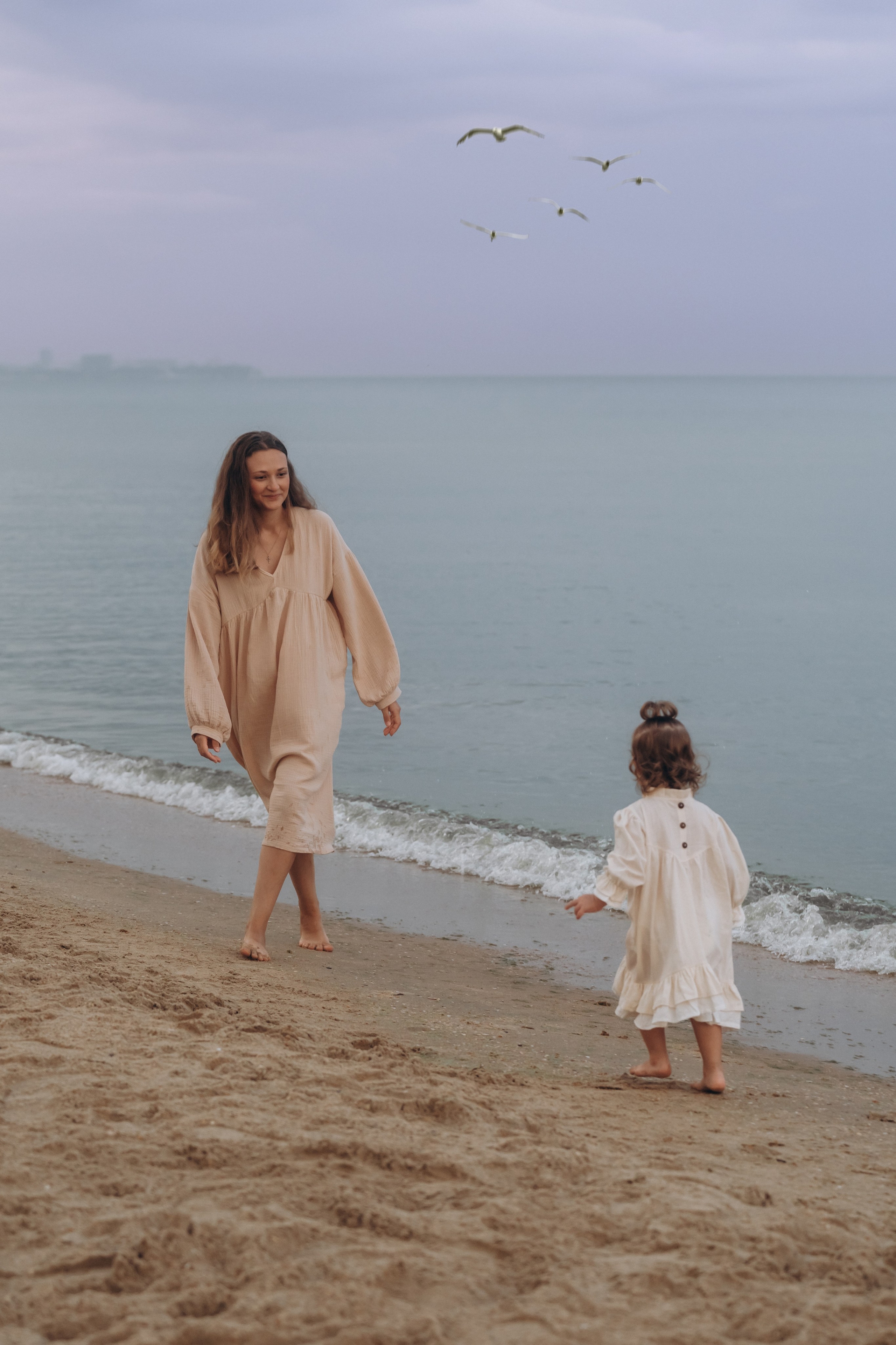 Кучугурская фотосессия в стиле "естественные эмоции" - семейные объятия, фотограф Кучугуры