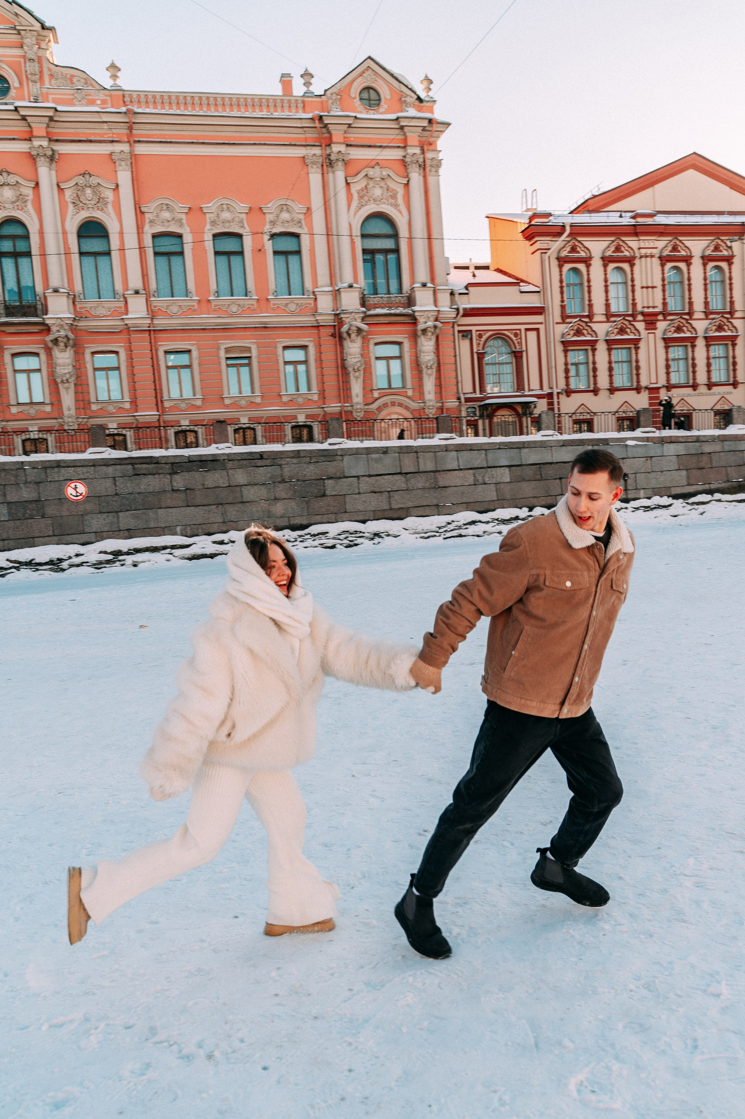 Лавстори на льду по рекам и каналам Санкт-Петербурга