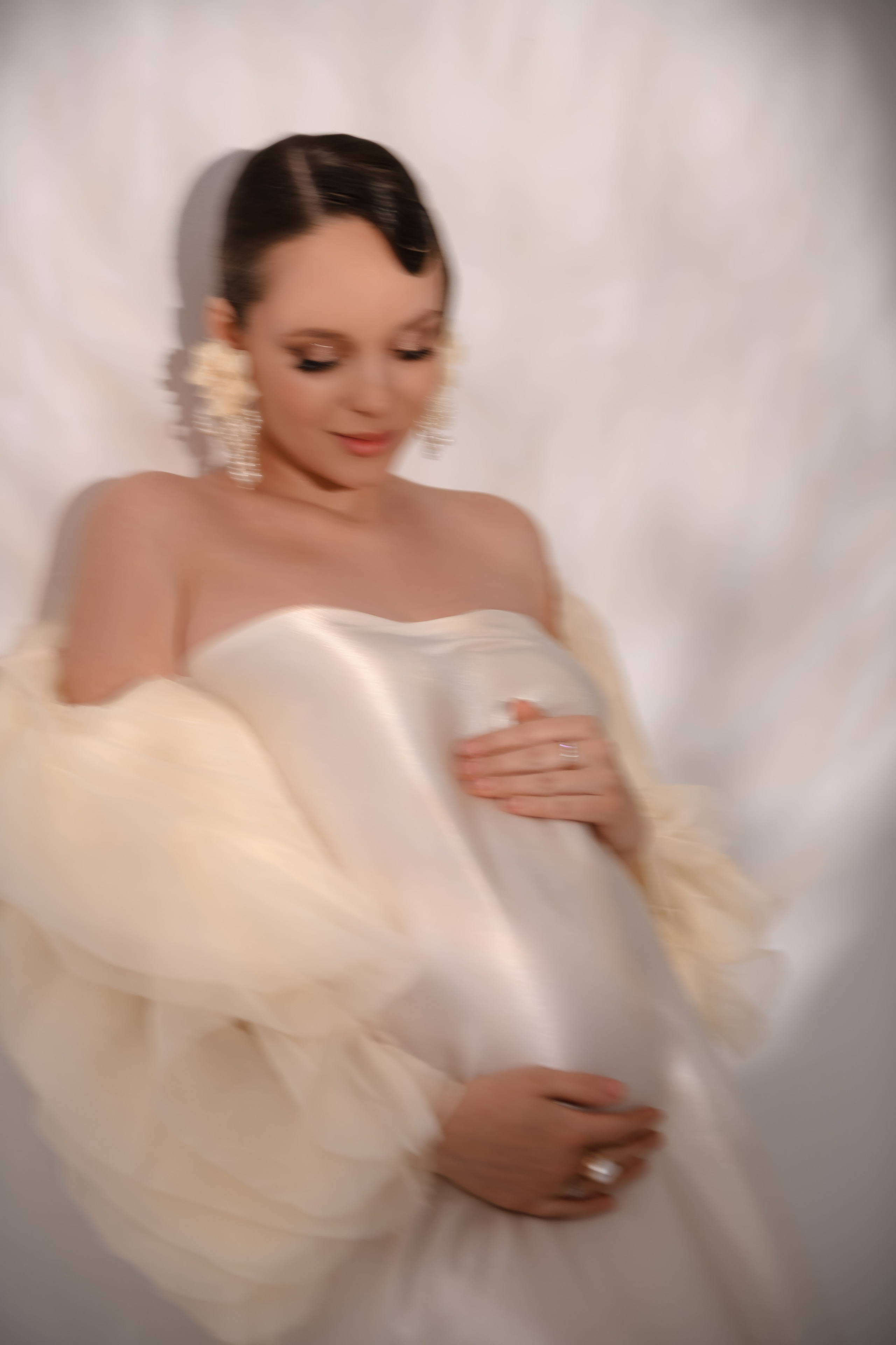 Молочная ткань + накидка. Фотограф Анна Качан