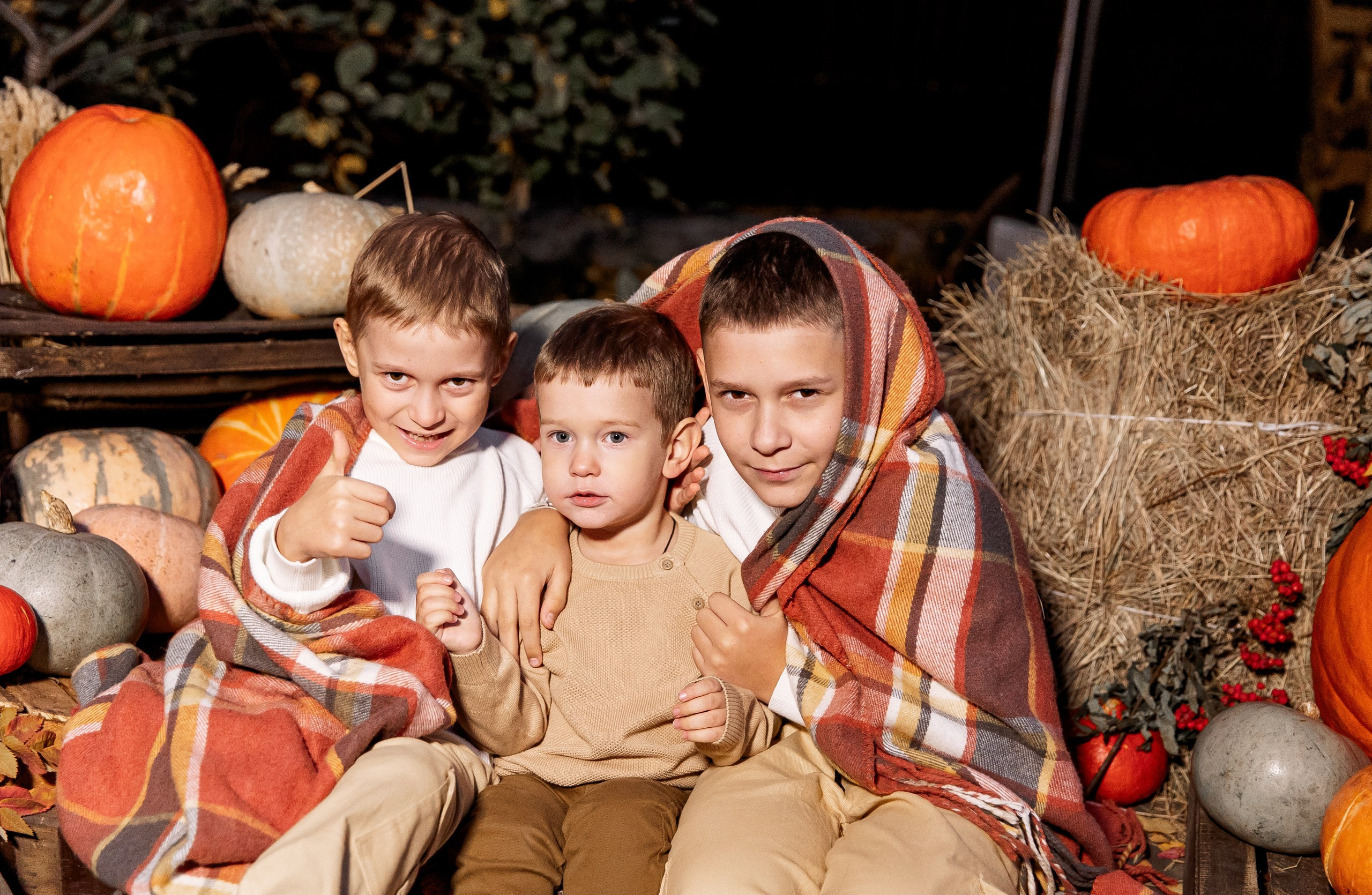 Эдуард и Дарья с сыновьями. Свадебный и семейный фотограф в Челябинске Юлия Ишимова