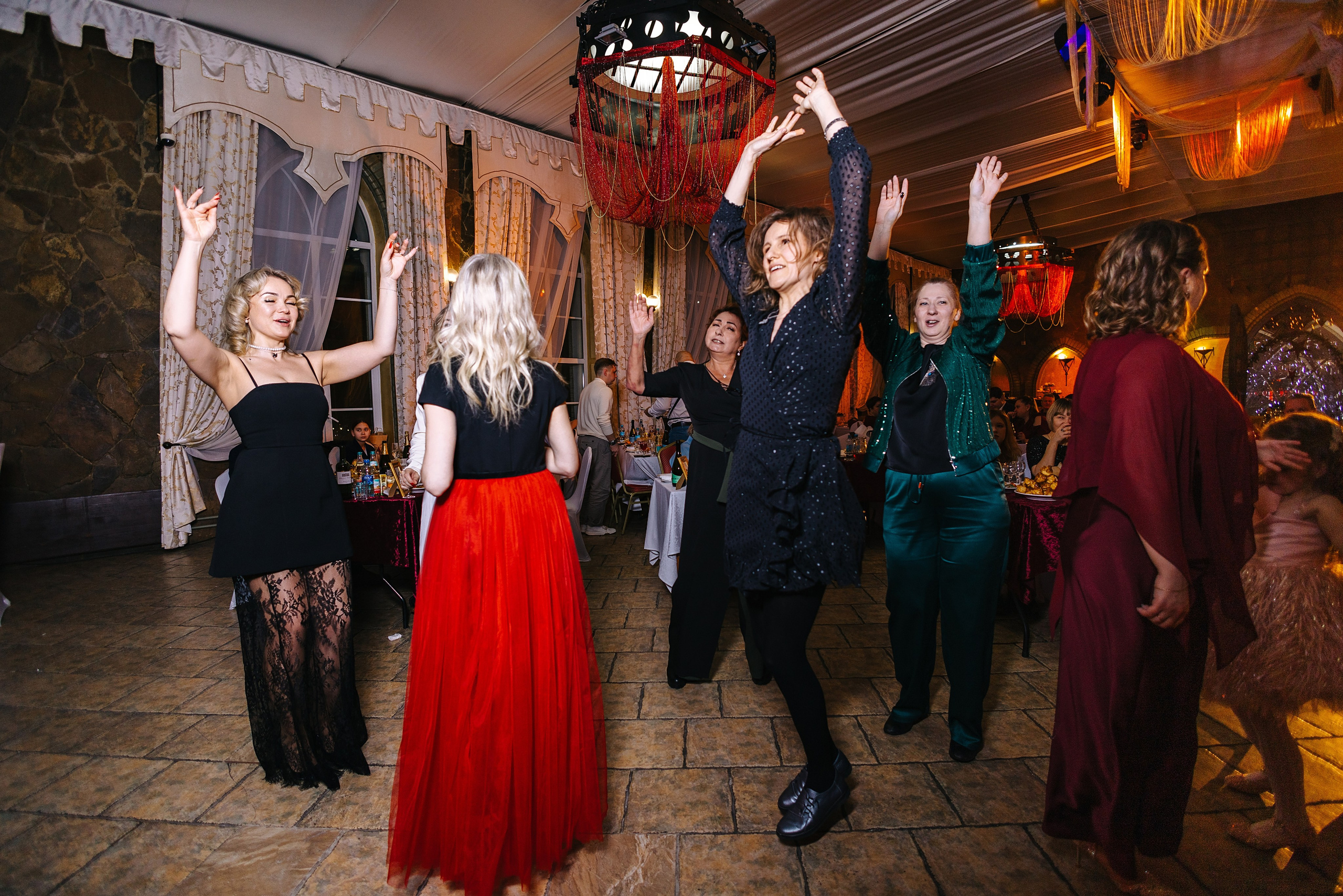 Новый год в «Айвенго» 2026. Александр Антонов. Профессиональный свадебный, репортажный фотограф в Москве, Подольске. Фото+Видео на любой праздник