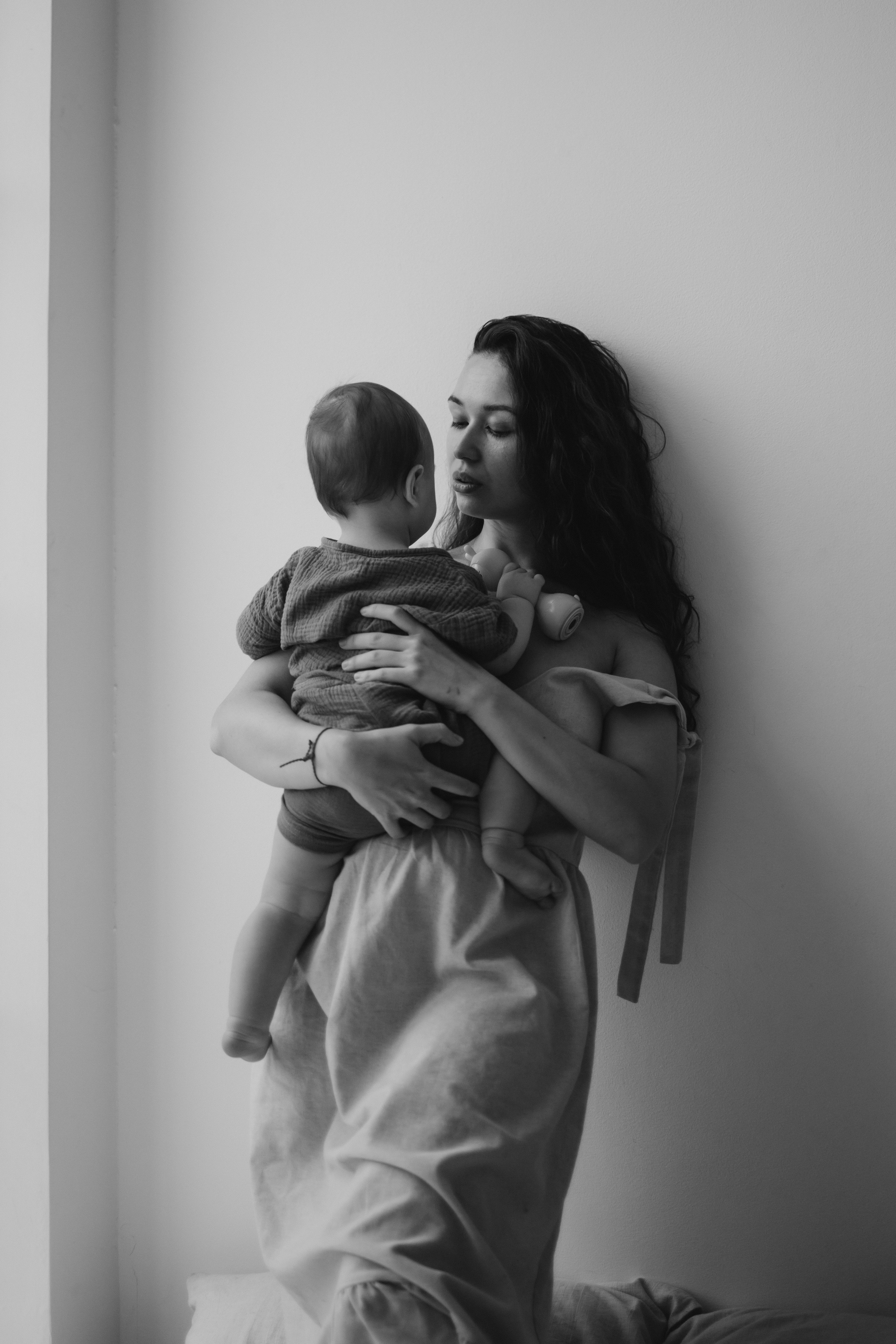 Регина и малыш Дима. Семейный, домашний, ньюборн фотограф Москва Цветкова Елизавета