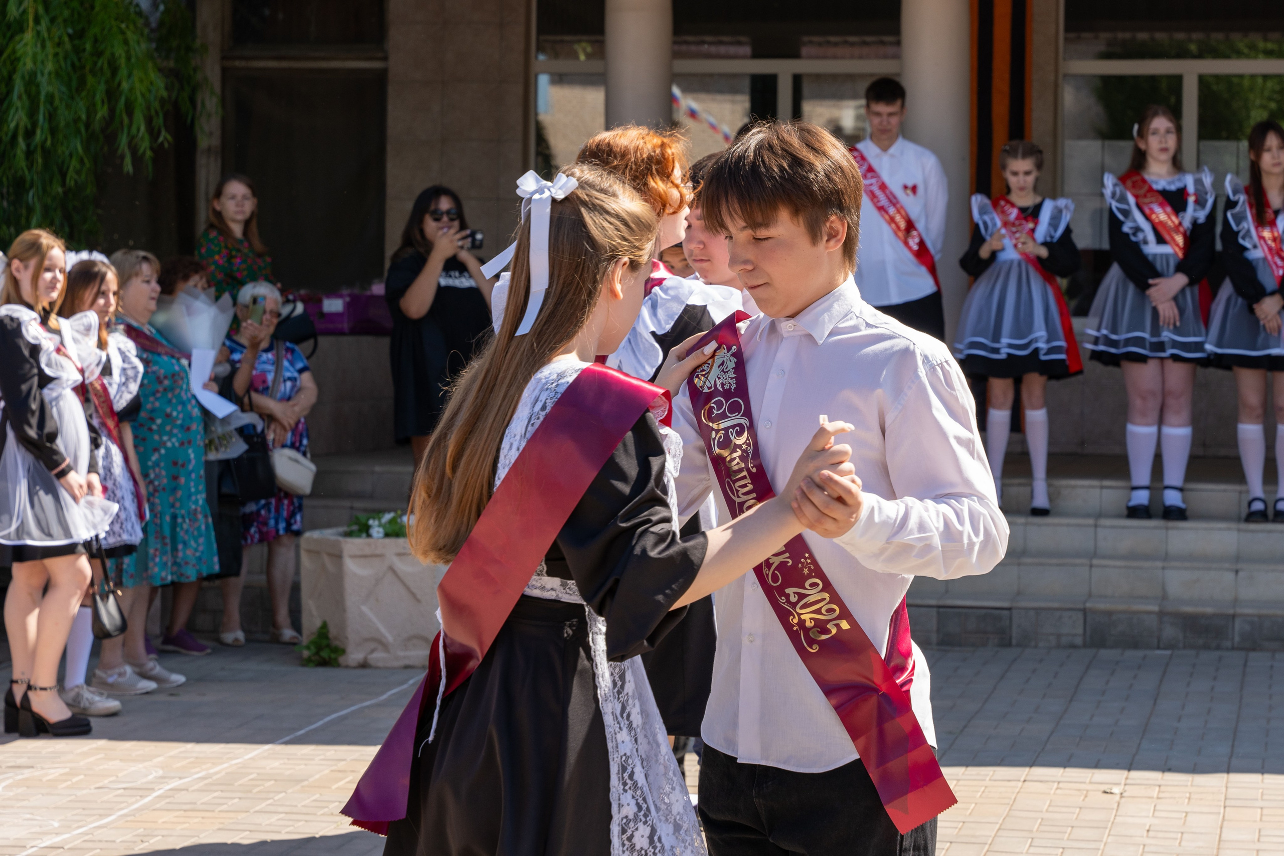Прощай, школа, здравствуй, мир! Последний звонок и выпускной 9 А» класса. Фотограф |Ленинск, Волжский, Волгоград| Наталья Савилова