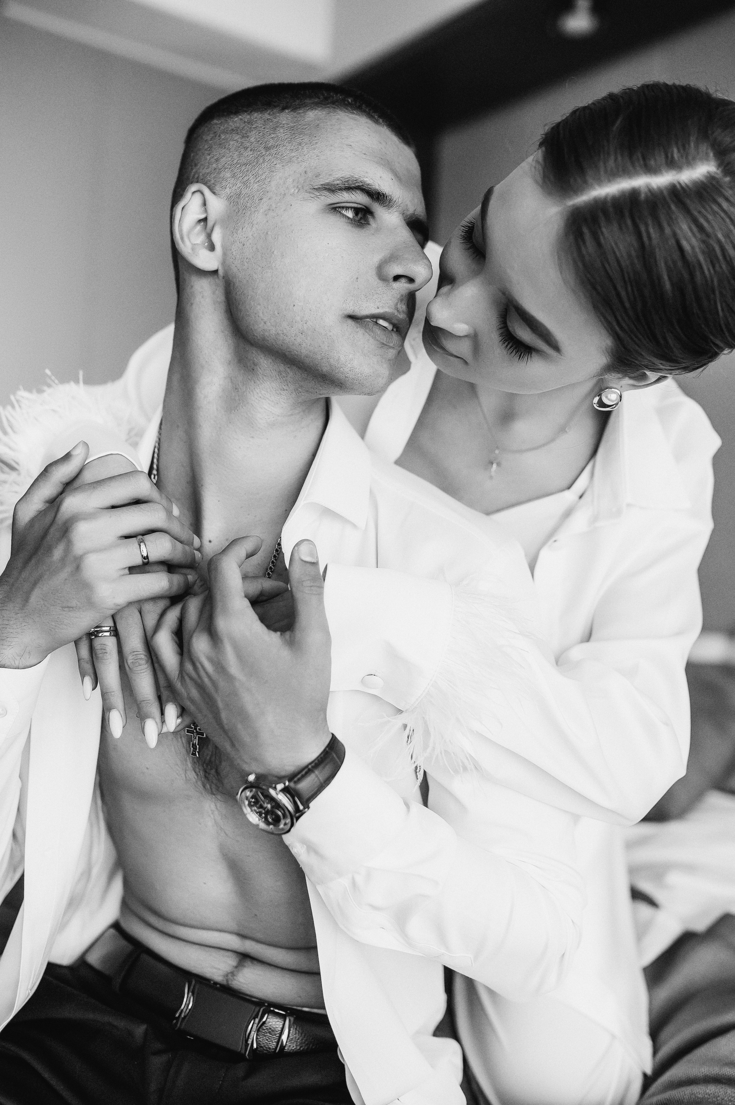 Свадебное утро и прогулка красивой яркой пары. Свадебный и семейный фотограф в Симферополе Дарья Маркова