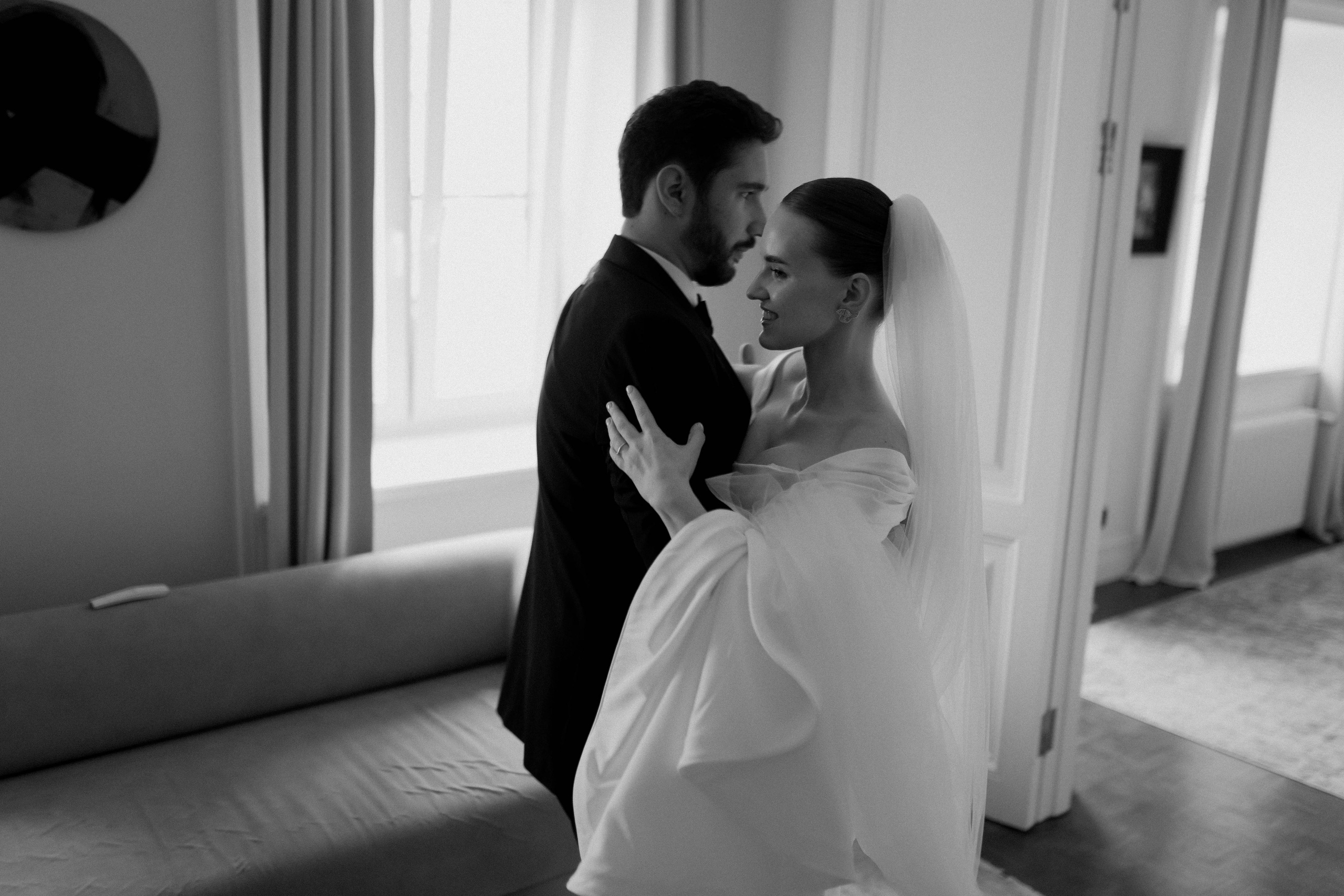 …. Свадебный фотограф в Санкт-Петербурге Александра Чукавина