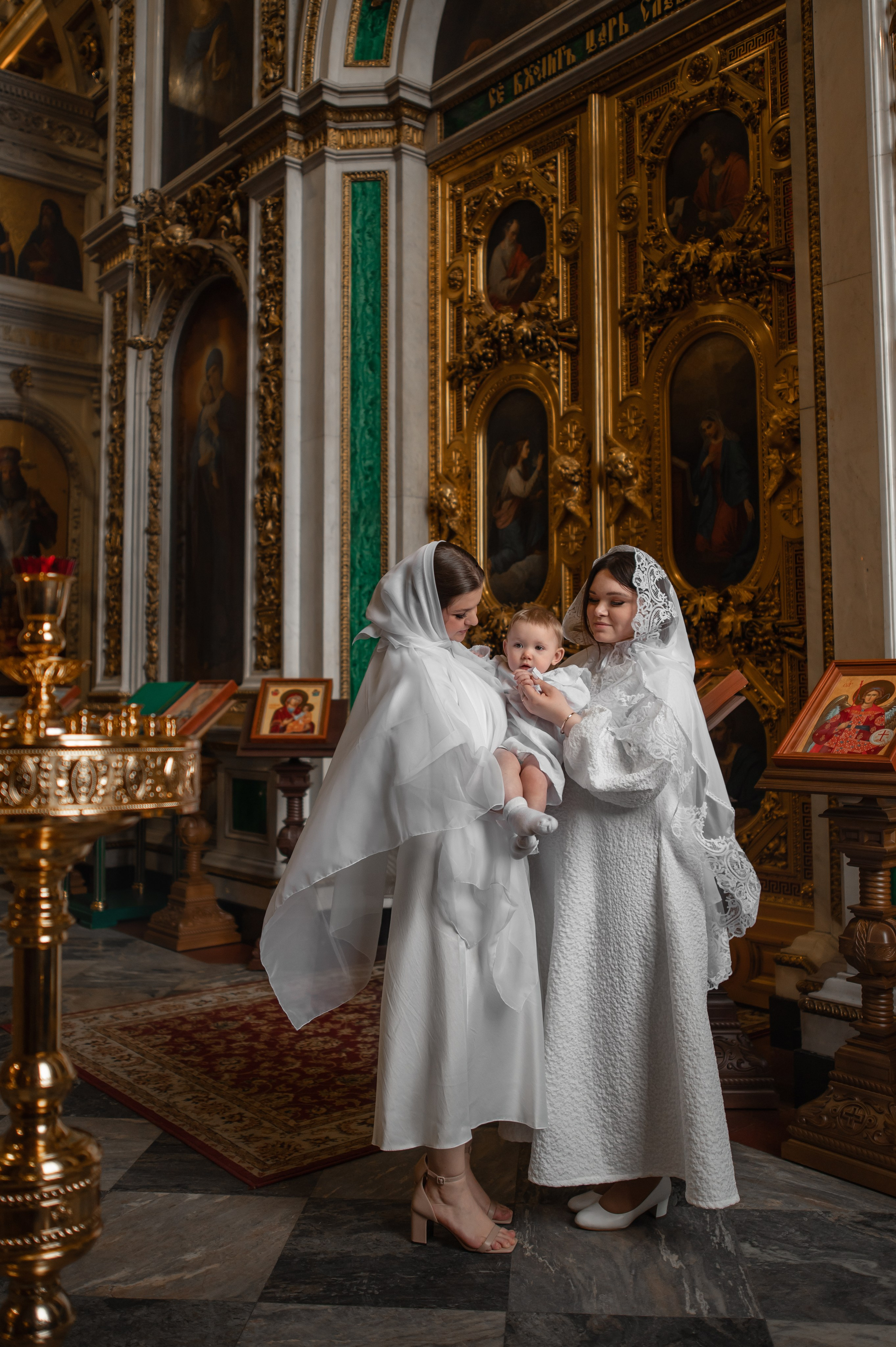 Крещение в Исаакиевском соборе. Фотограф на крещение и венчание, семейный фотограф в Санкт-Петербурге