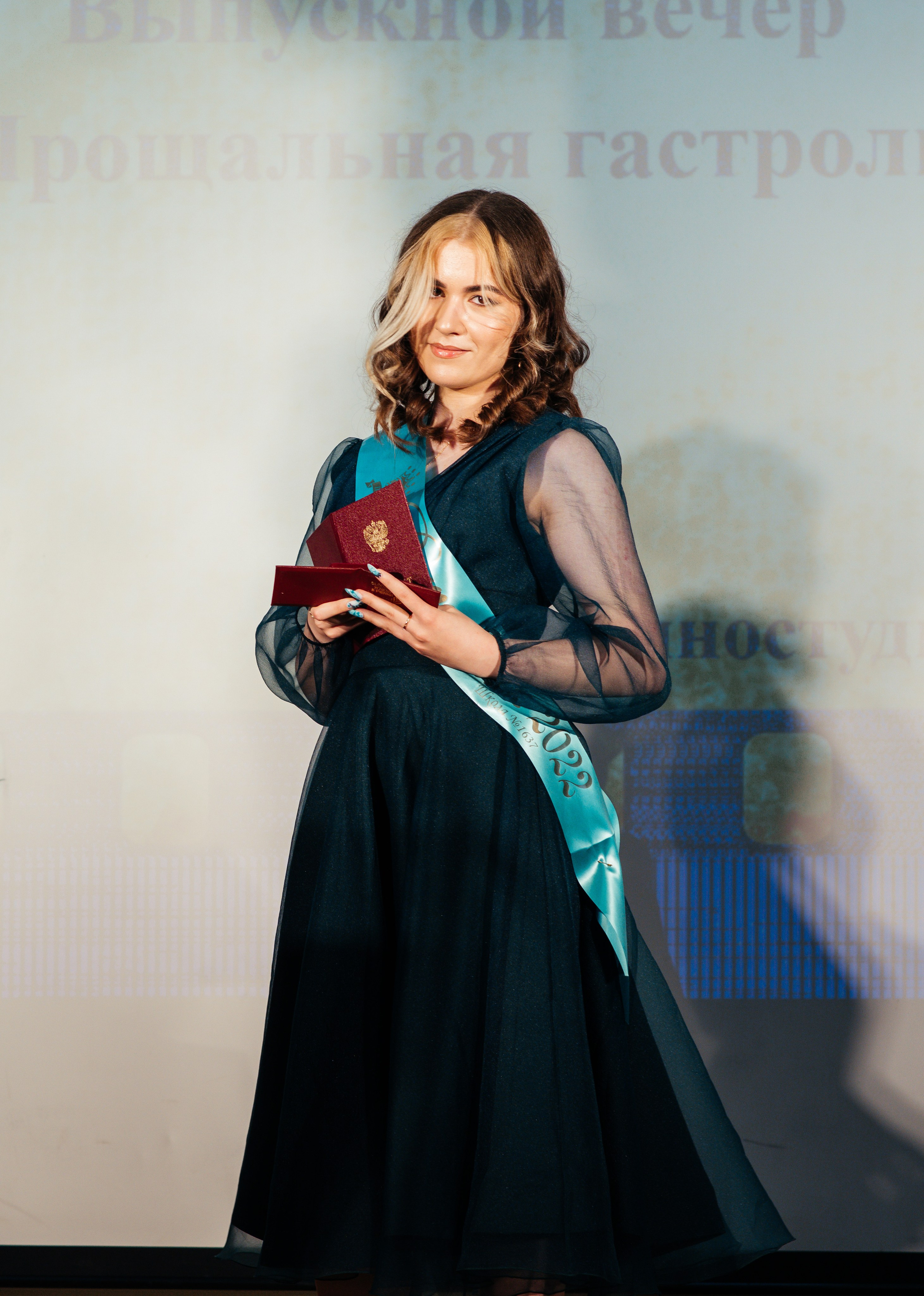 Вручение аттестатов. Выпускные альбомы в Подольске Москве и МО