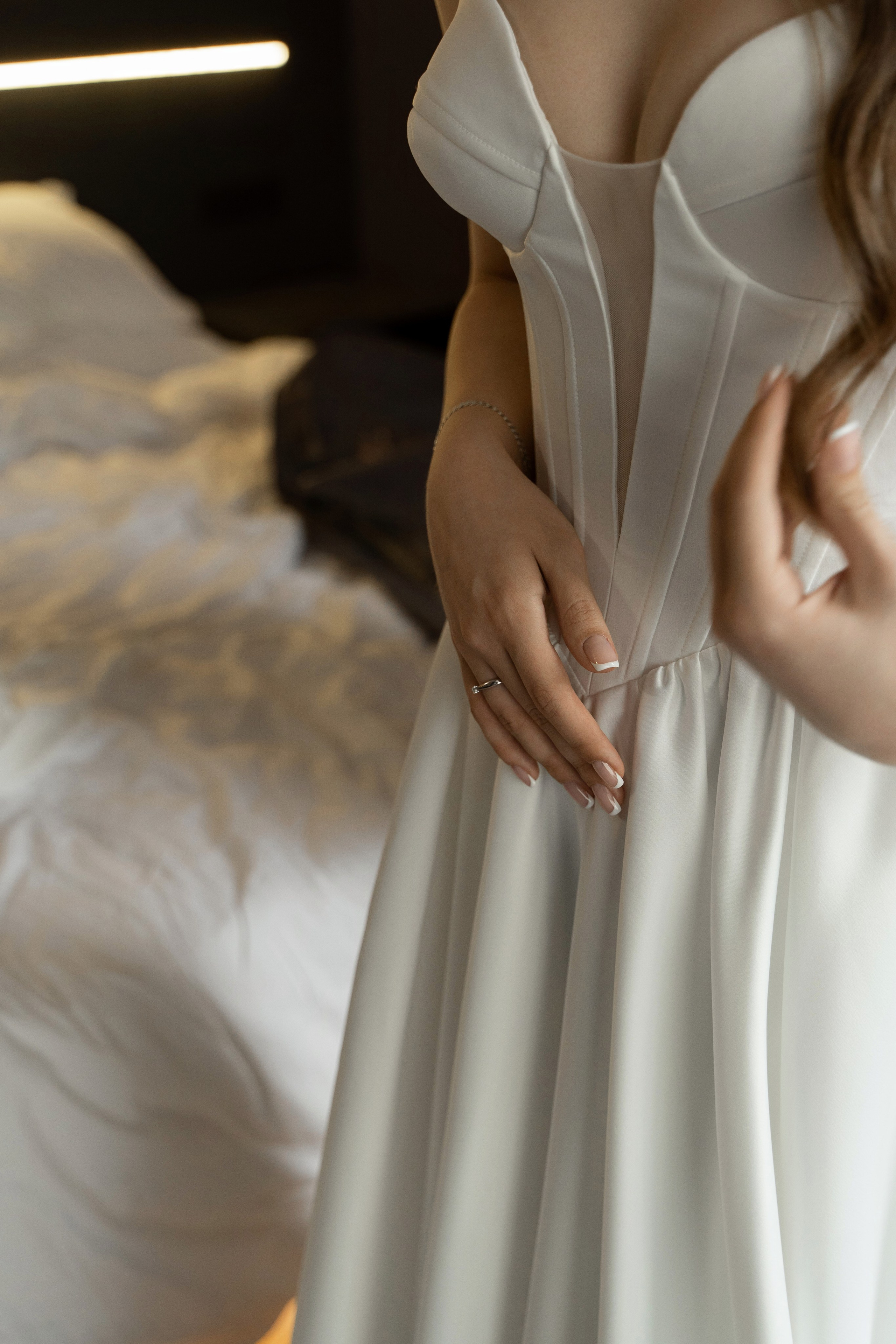 Свадебная фотосессия в Екатеринбурге, фотосессия у Оперного театра, сборы в отеле. Фотограф Татьяна Мамонтова