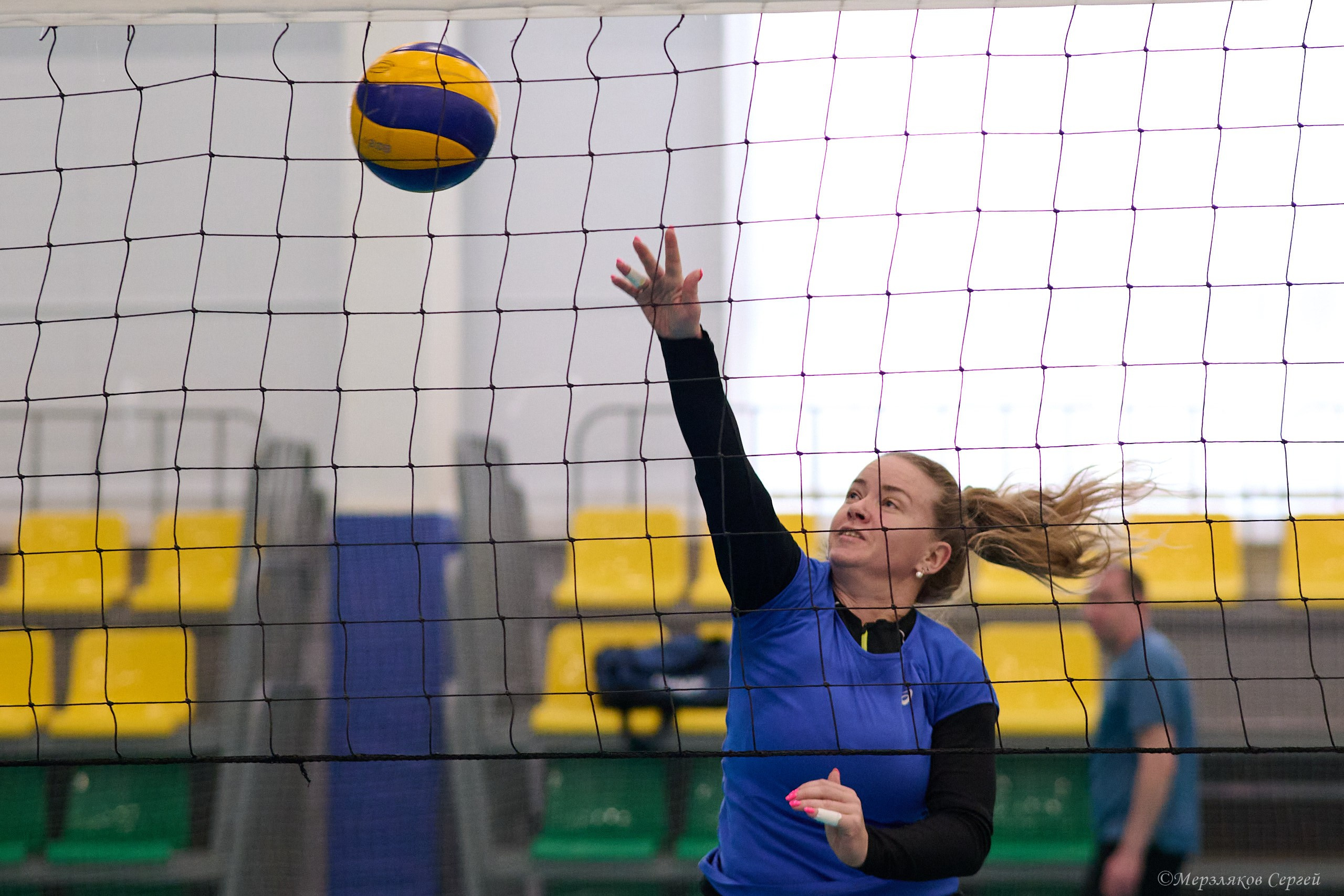 Новогодний волейбольный турнир. Ижевск. 16.12.23. Спортивный репортажный фотограф в Ижевске Сергей Мерзляков