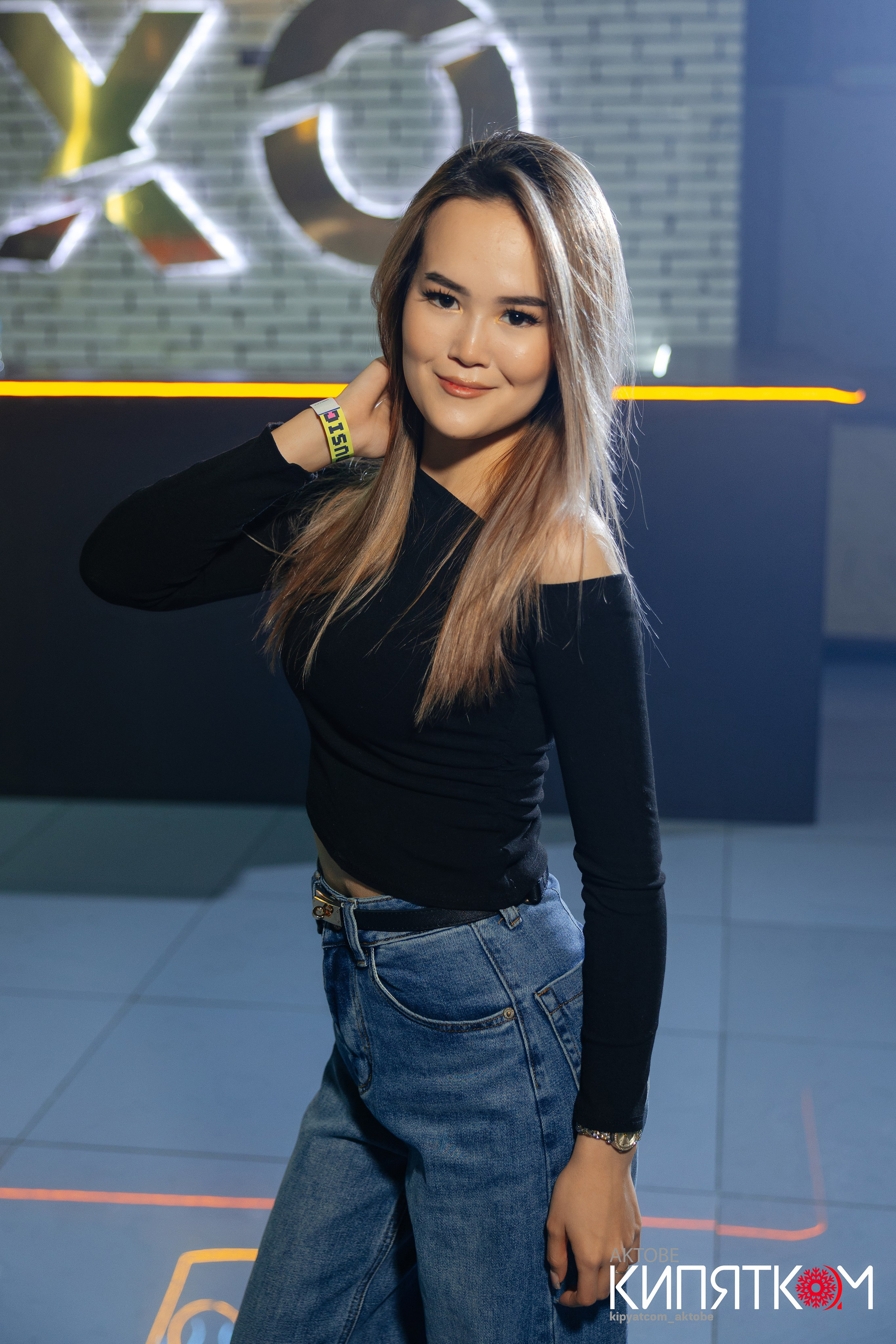 V12 (karaoke). Актобе Кипятком