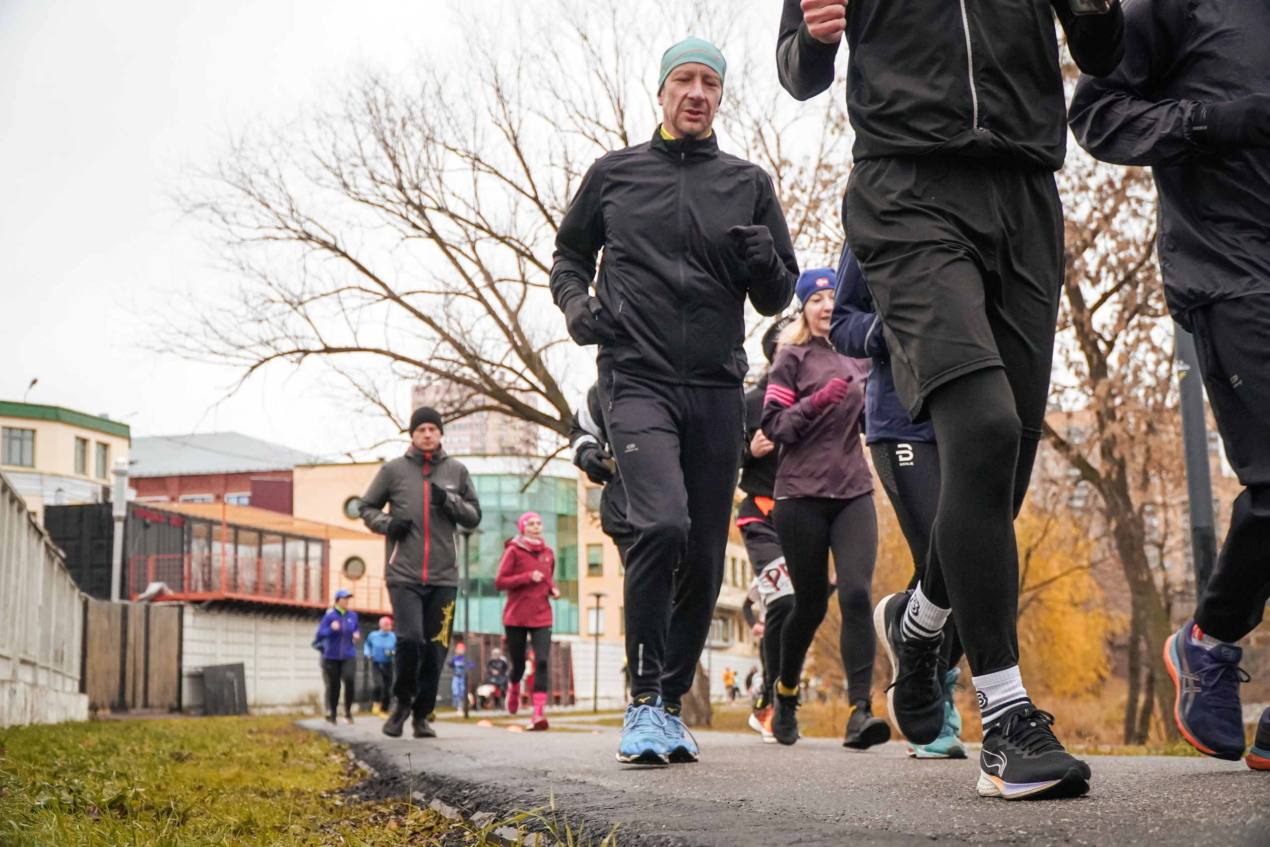 5 вёрст Реутов 16.11.2024. Роман Капилюшов. Бег. Фото. Видео. г. Люберцы