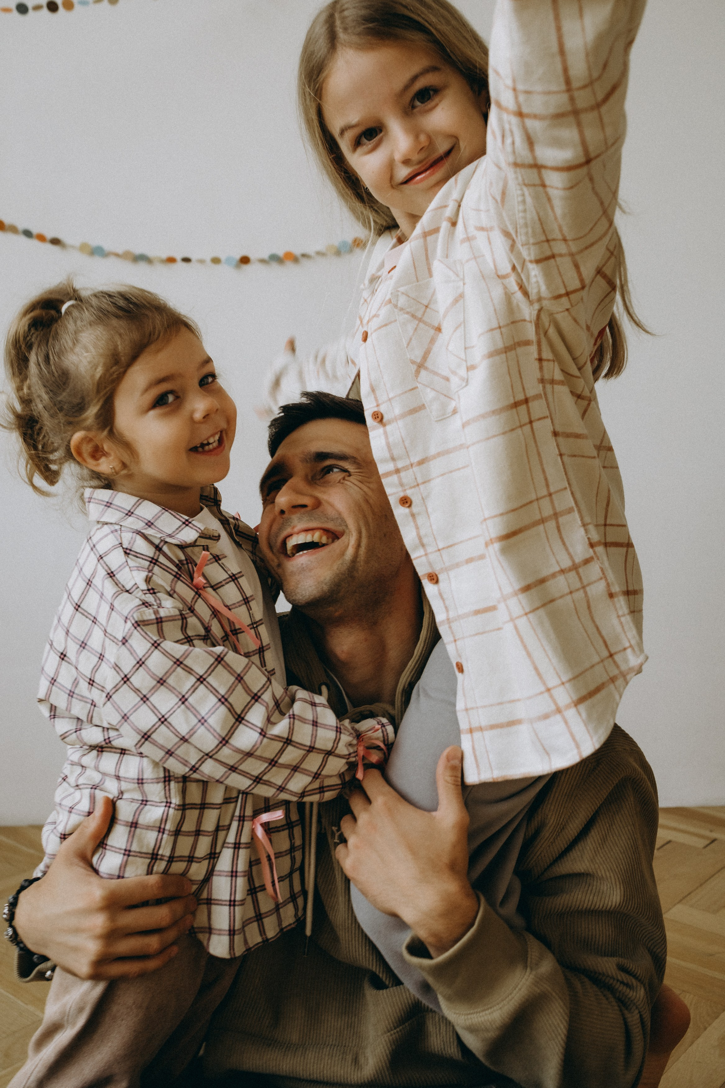 Антон, Алиса, Аня. Главная