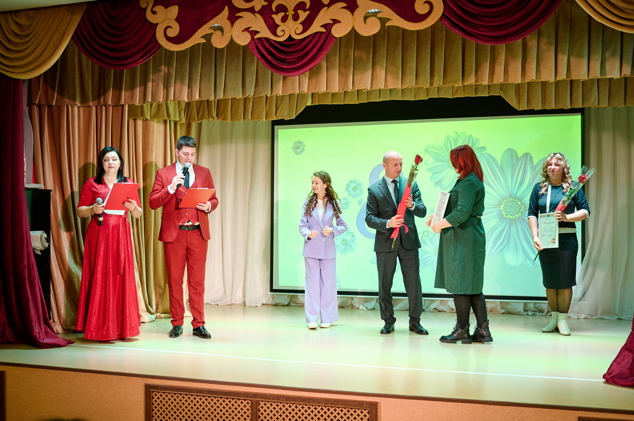 8 марта в Виноградном. Жизнь курорта Кабардинка в фотографиях