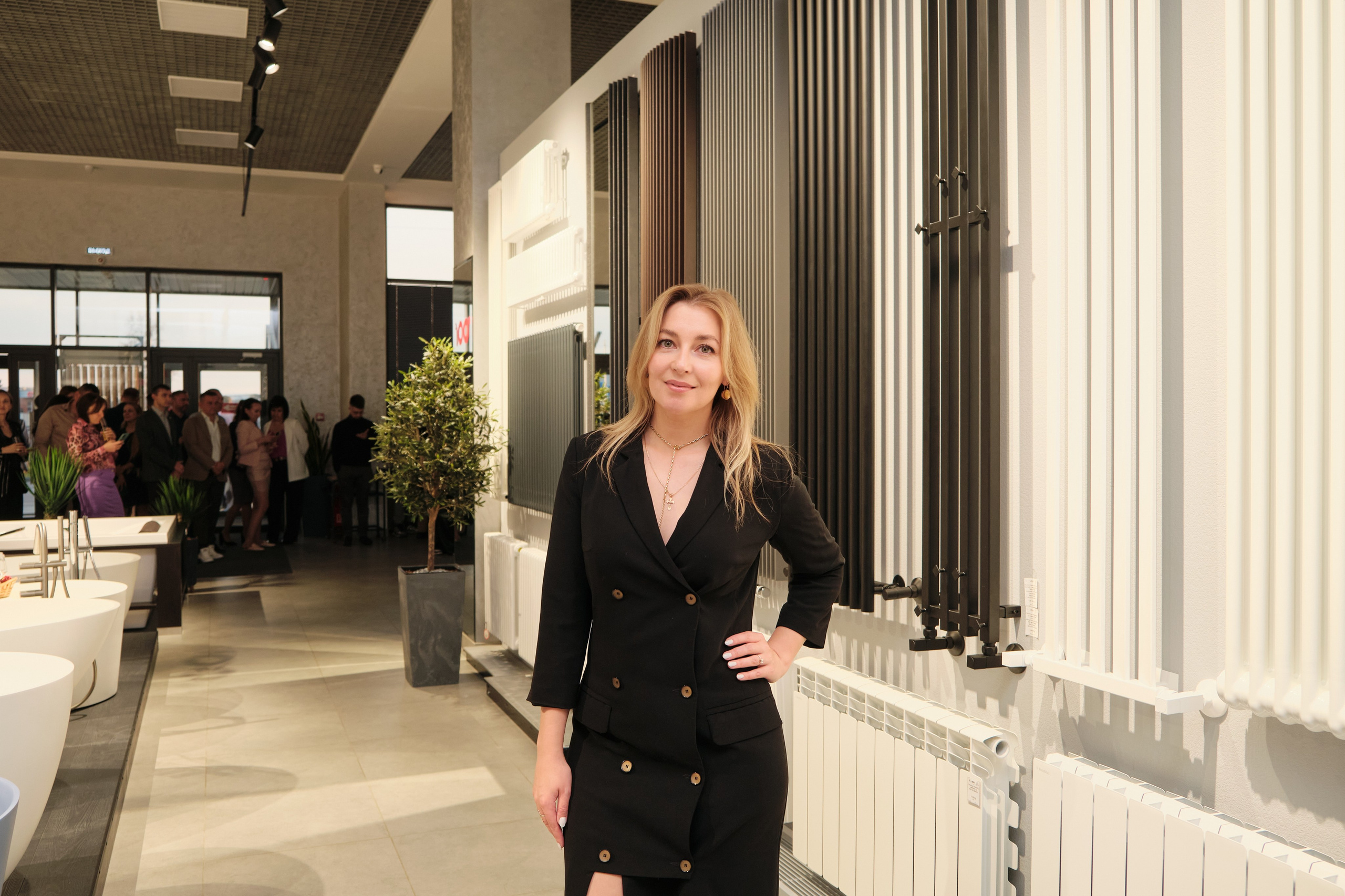 Открытие салона 100 градусов. Антон Ив