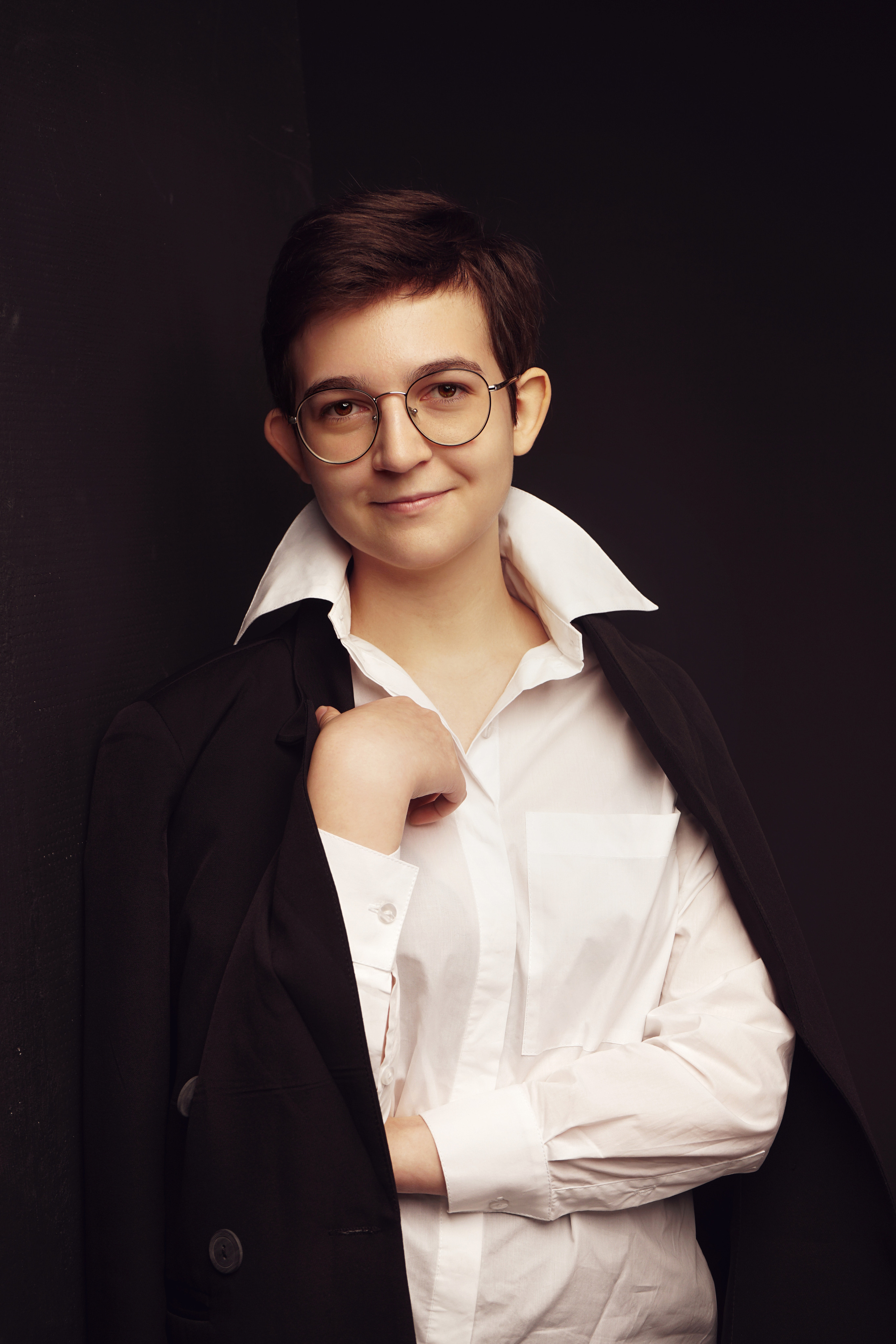 Студийный портрет девочки 