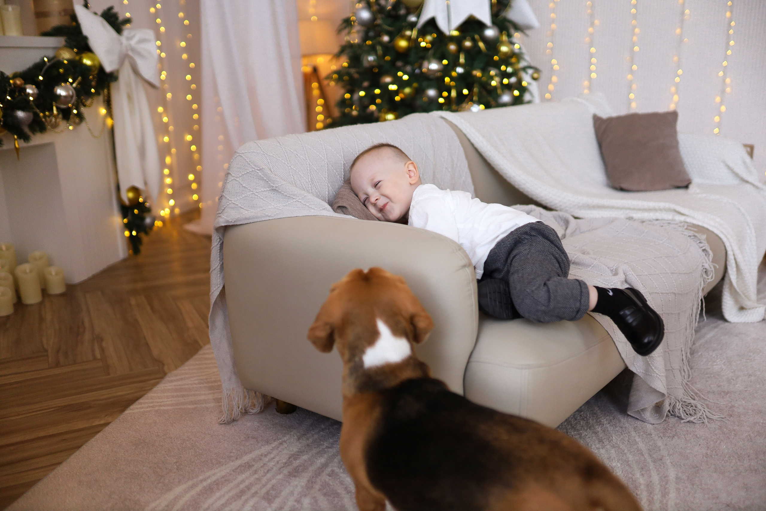 Семейная съёмка белый зал. ФОТОГРАФ ХАБАРОВСК АНАСТАСИЯ РАЧЕНКОВА