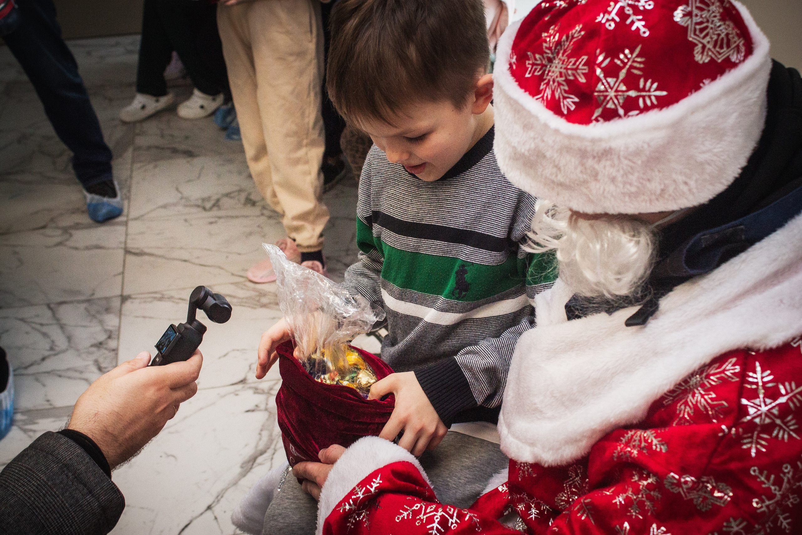 ВСКС. Десант Дедов Морозов. Илья Чемис — Фотограф в Мариуполе
