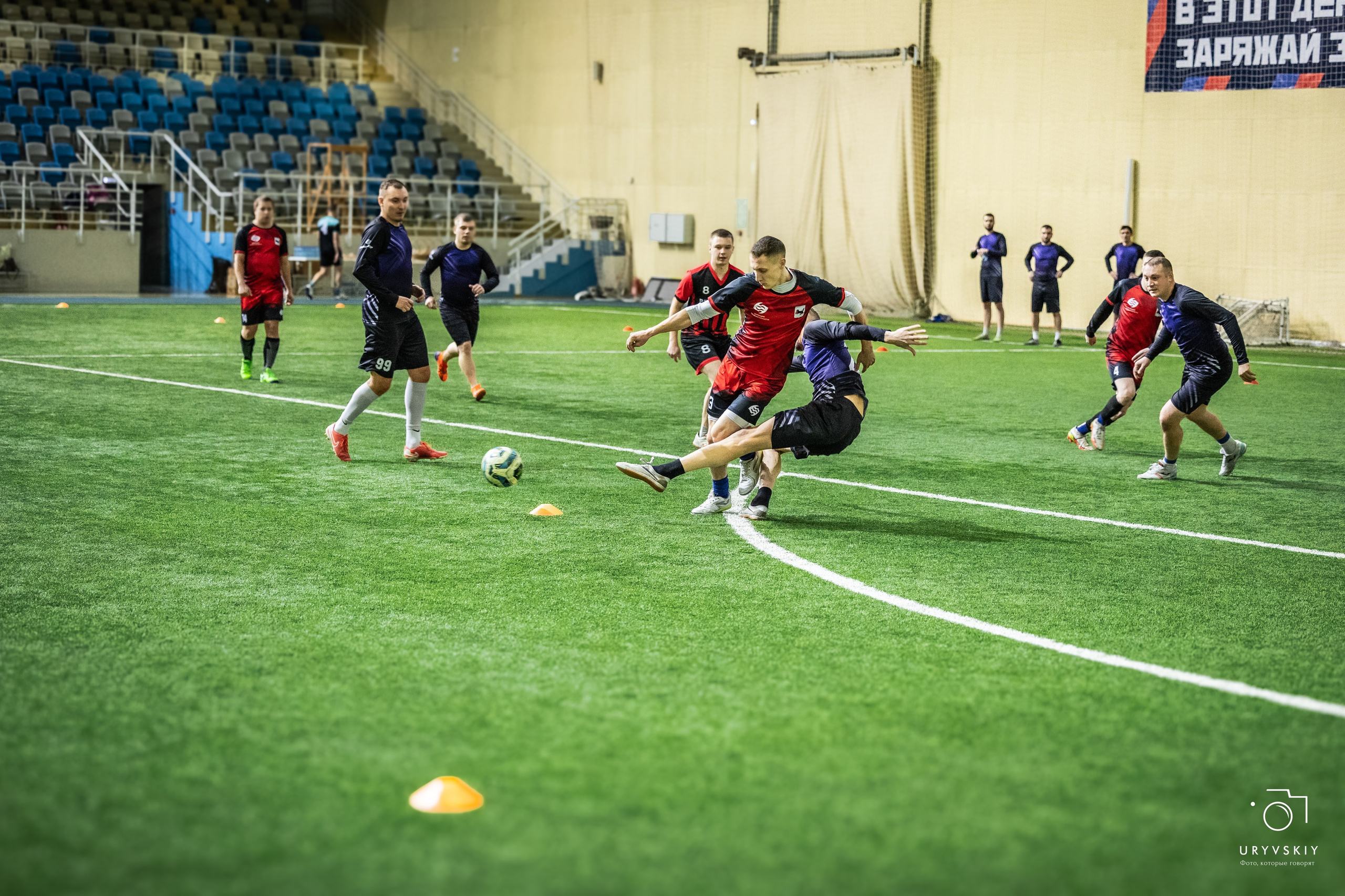 Командор футбол 29.11.2025. Игорь Урывский. Фотограф Красноярск