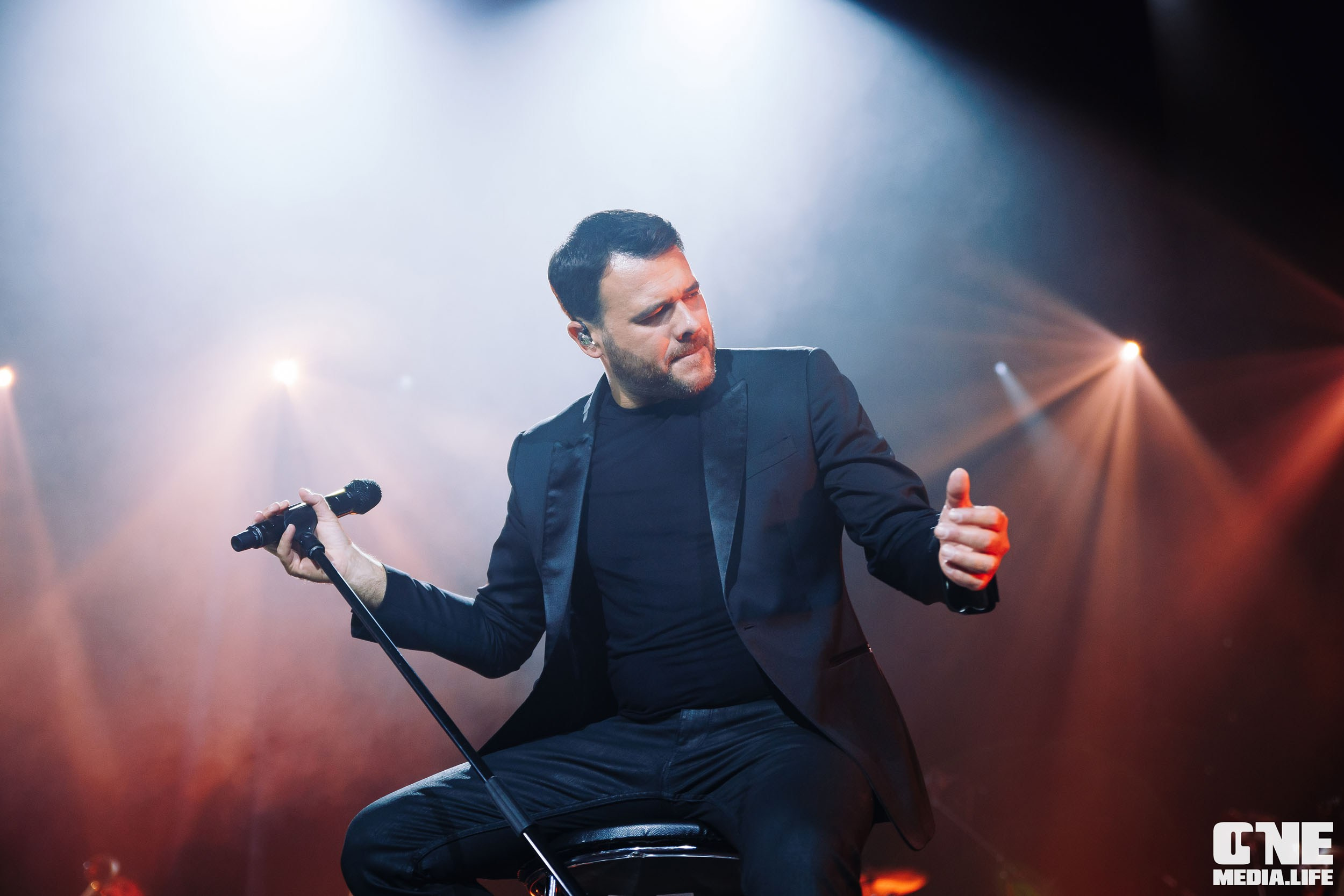 Фоторепортаж с концерта Эмина в Янтарь Холле. One Media Life: фоторепортажи, фотоотчеты с мероприятий и заведений