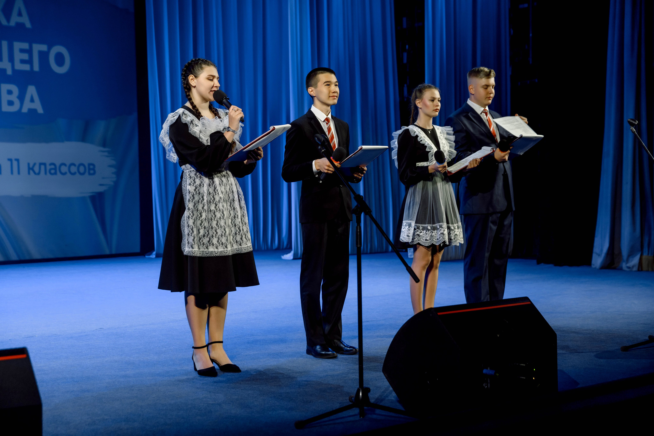 Гимназия 25 — последний звонок (Драм Театр). Свадебный фотограф Иркутск, репортажный фотограф Иркутск