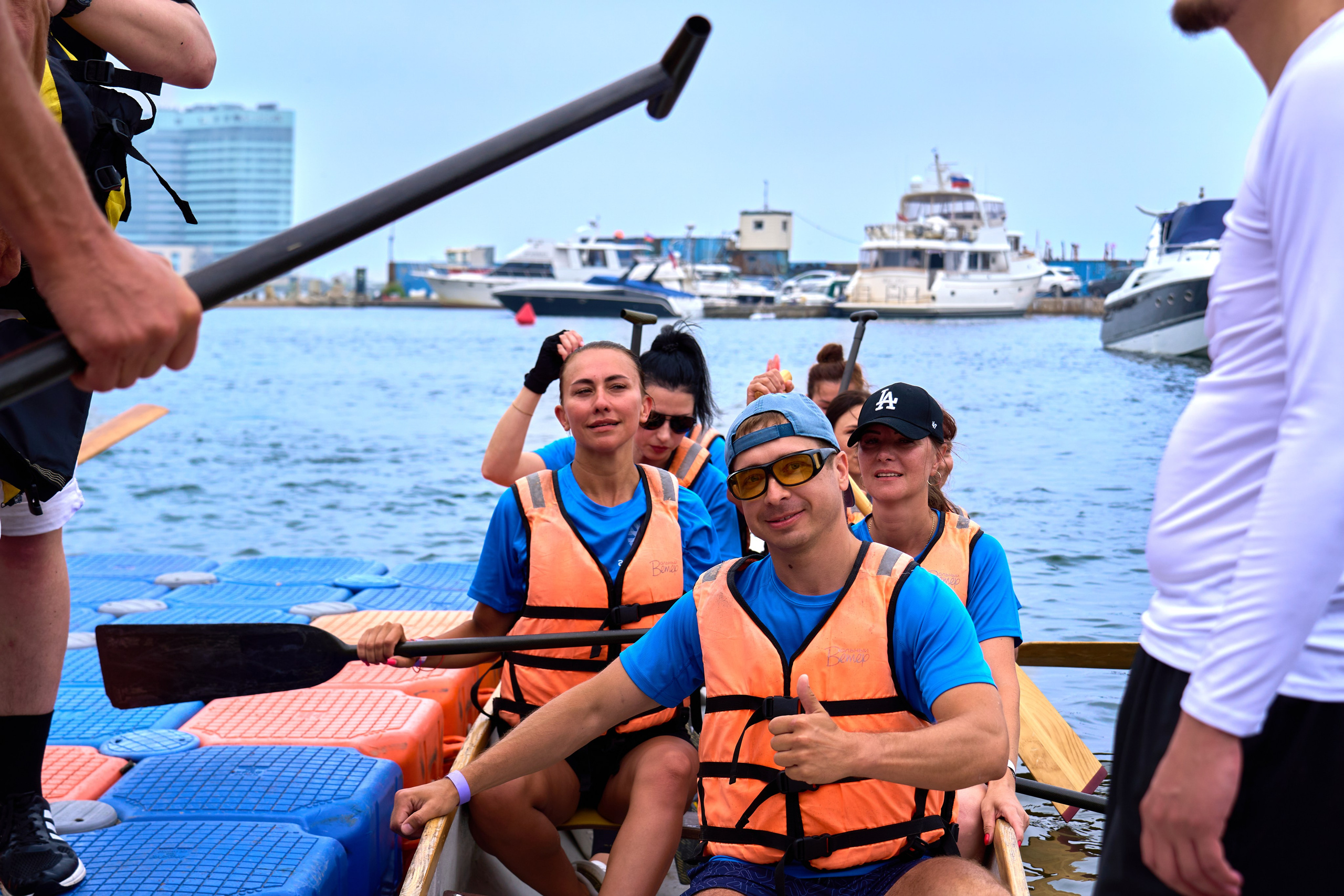 Соревнования на лодках дракон Айс Юнион. Фотограф во Владивостоке