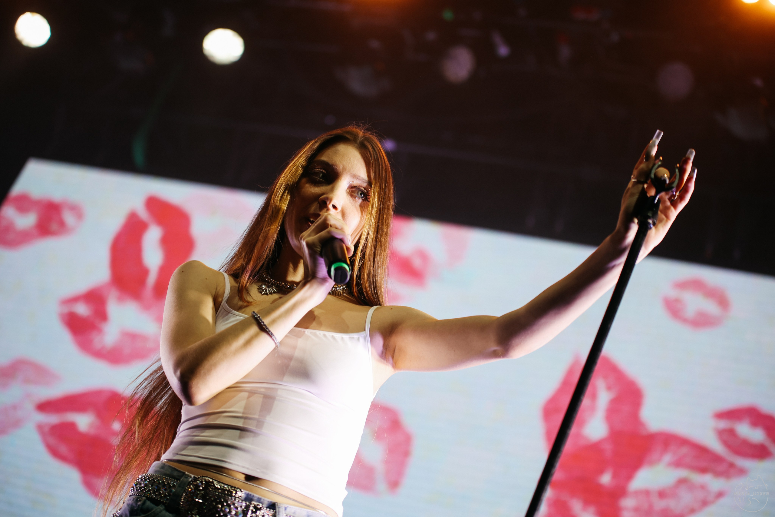 MAYBEBABY В КЛУБЕ BASE 22.11.24. Концертный и репортажный фотограф в Москве и Санкт-Петербурге Мария