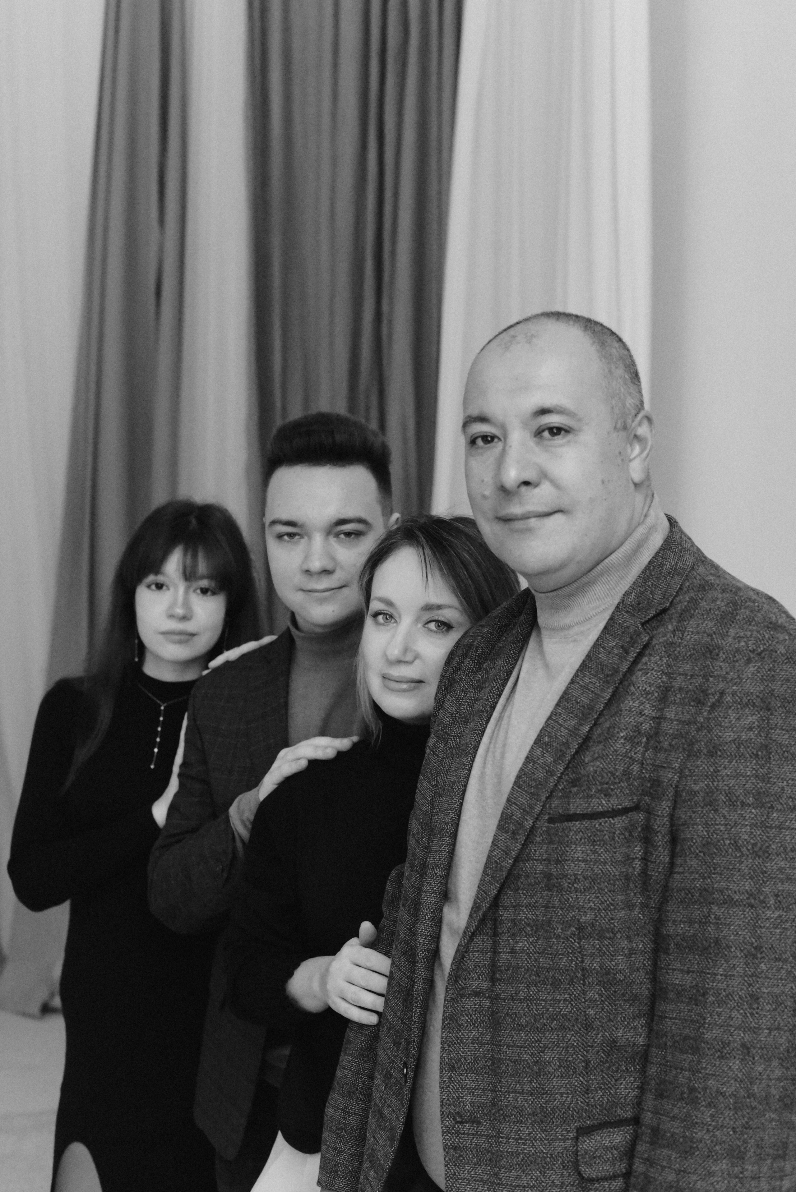 Молодые родители и взрослые дети. Фотограф Лола Волна, город Москва