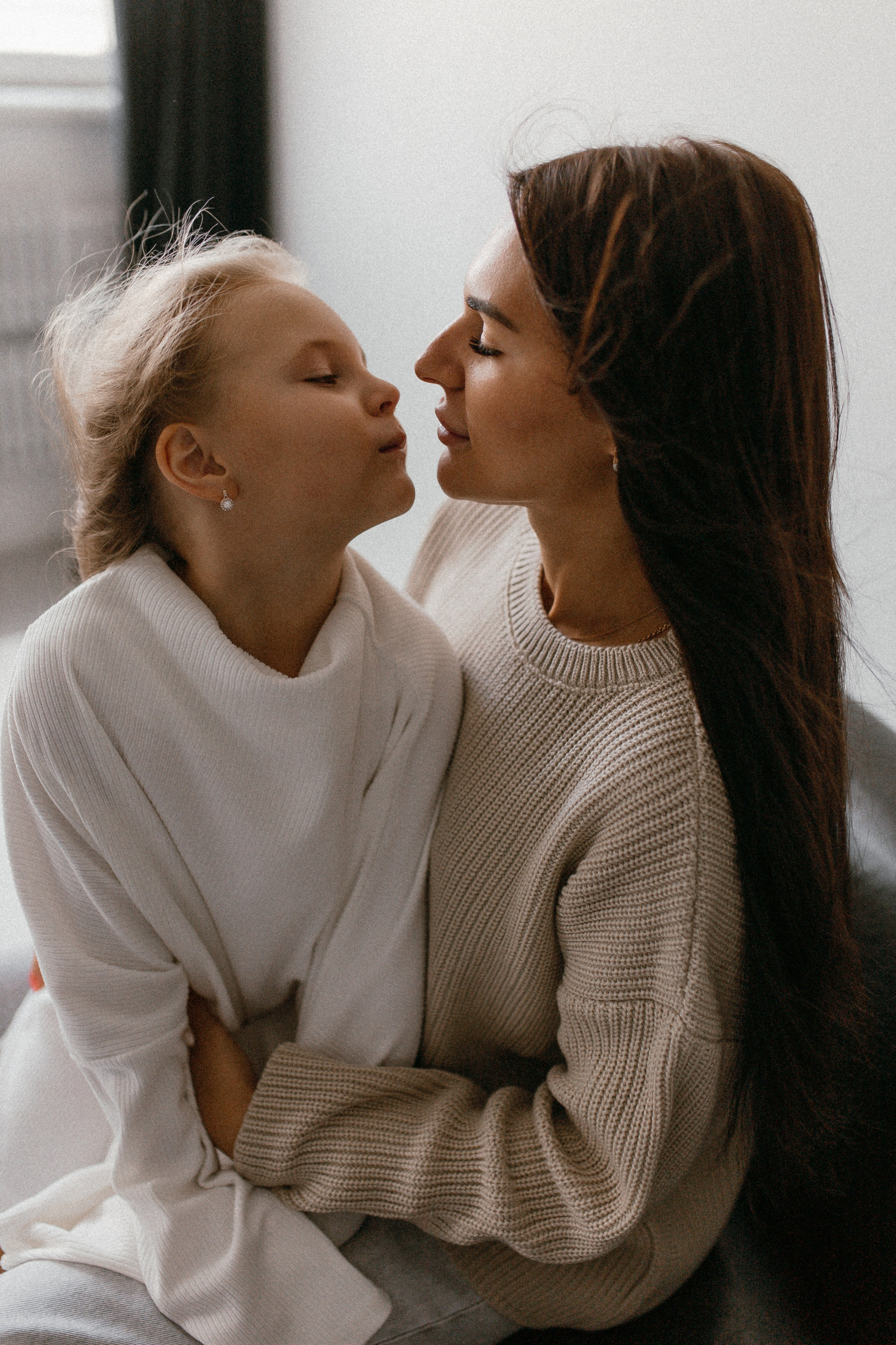 Есения и мама. Семейный фотограф Губкин/Старый Оскол