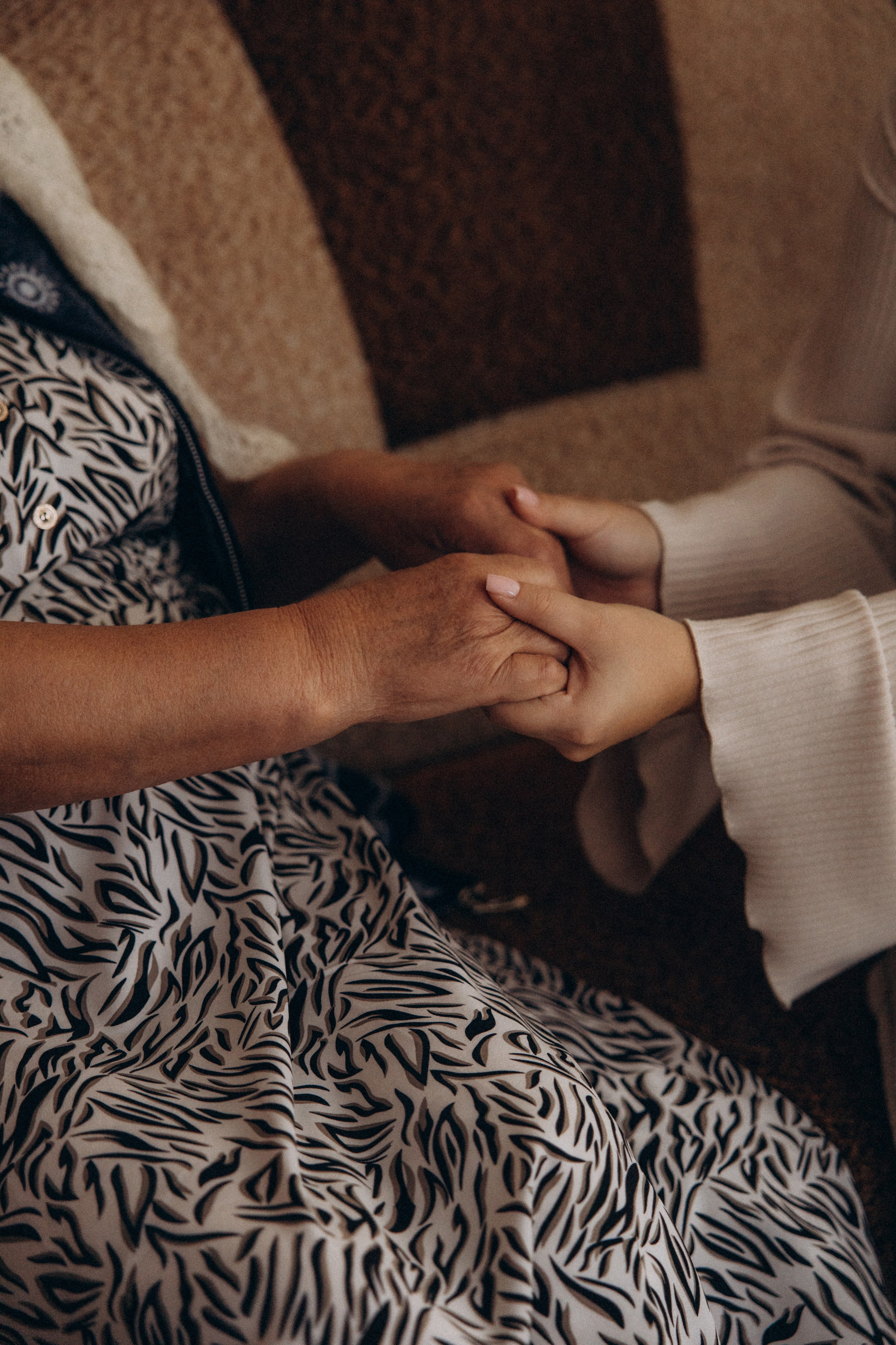 Аня и бабушка. Семейный фотограф Губкин/Старый Оскол